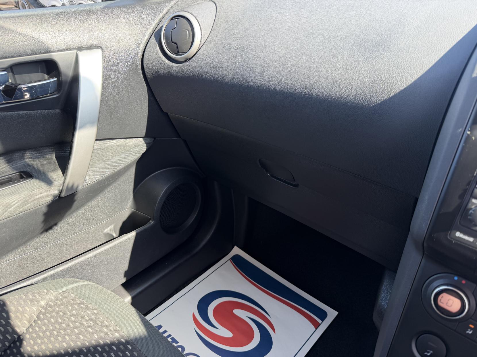 2010 Nissan Qashqai 1.6 n-tec Hatchback 5dr Petrol Manual 2WD (159 g/km, 113 bhp) - Thumbnail 24
