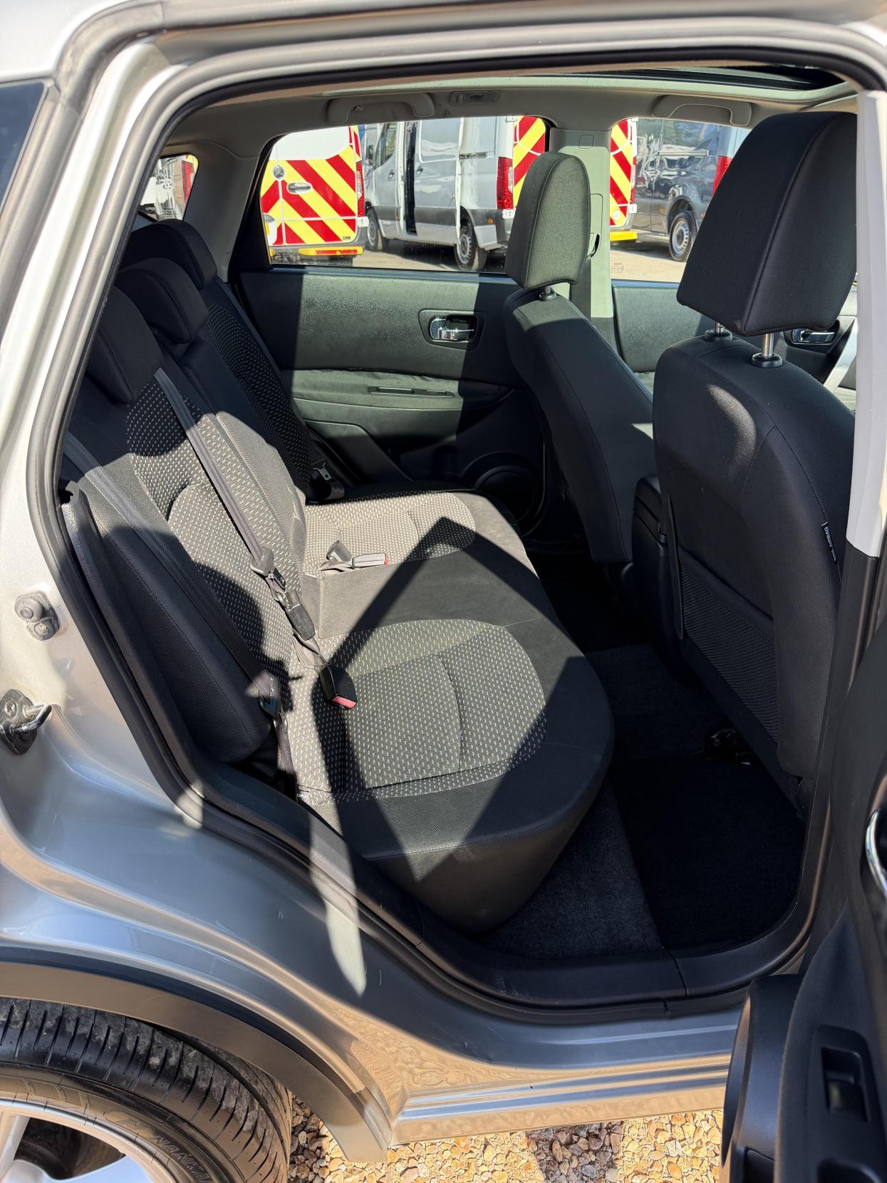 2010 Nissan Qashqai 1.6 n-tec Hatchback 5dr Petrol Manual 2WD (159 g/km, 113 bhp) - Thumbnail 30