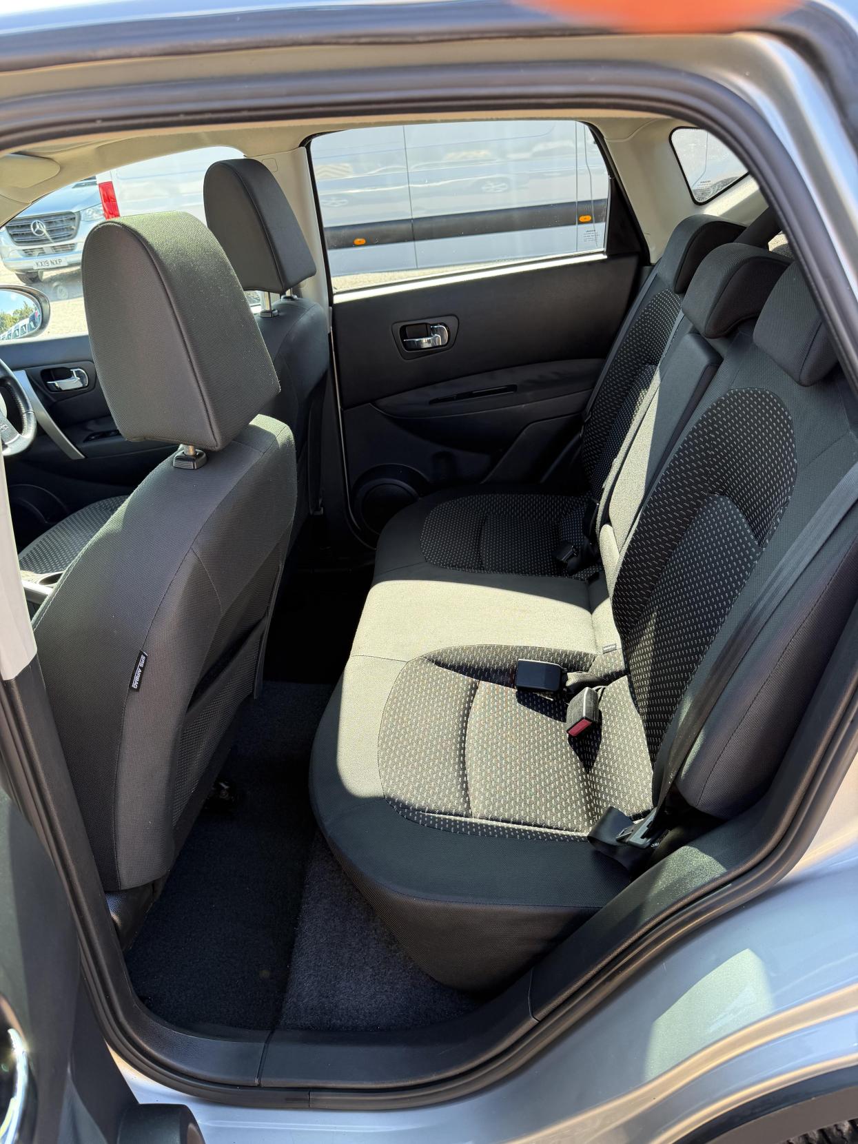 2010 Nissan Qashqai 1.6 n-tec Hatchback 5dr Petrol Manual 2WD (159 g/km, 113 bhp) - Thumbnail 29