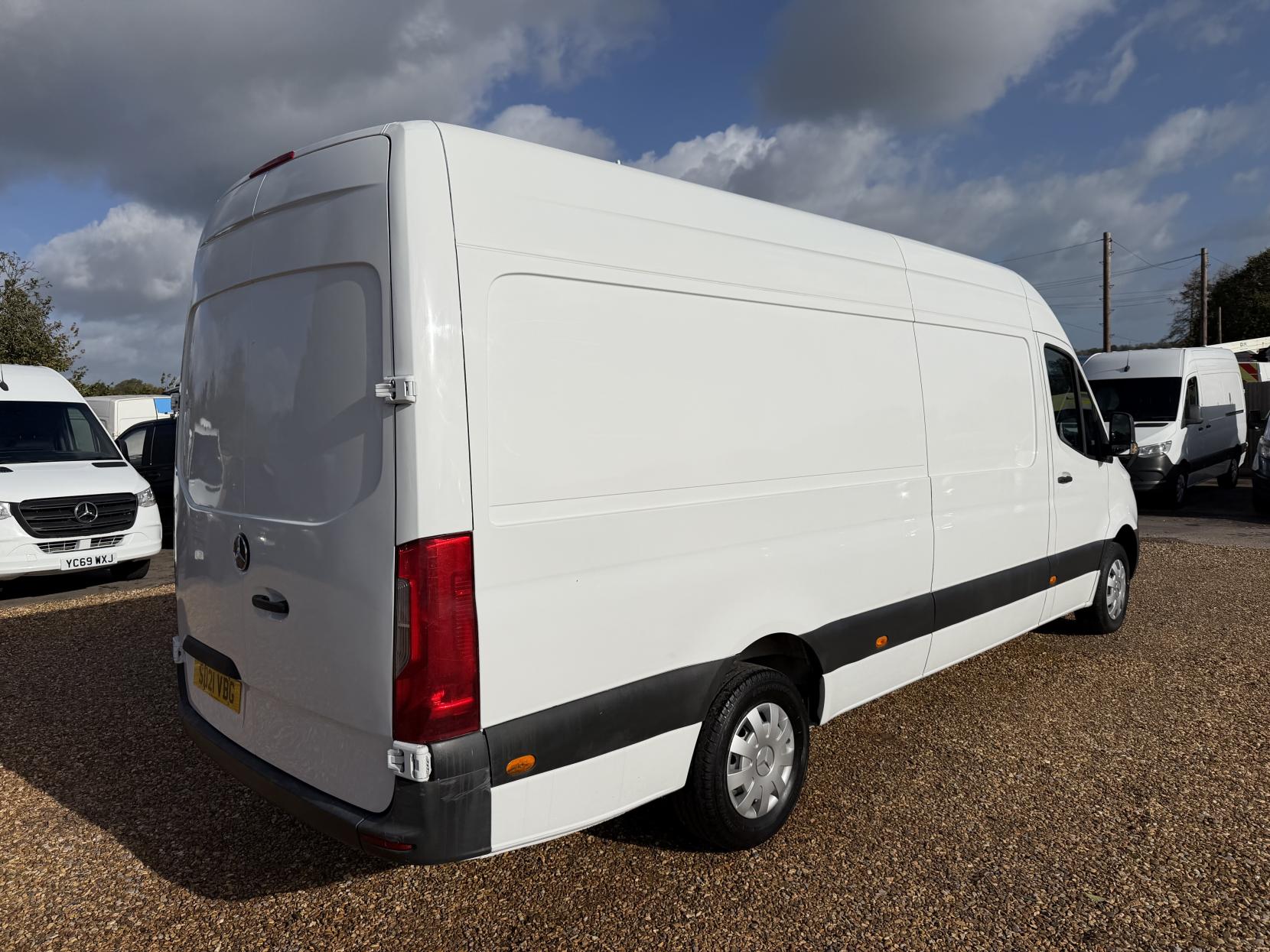 2021 Mercedes-Benz Sprinter 2.0 315 CDI Progressive Panel Van 5dr Diesel Manual RWD L3 H2 Euro 6 (s/s) (150 ps) - Thumbnail 11