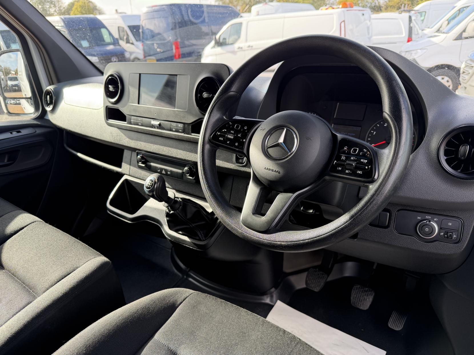 2021 Mercedes-Benz Sprinter 2.0 315 CDI Progressive Panel Van 5dr Diesel Manual RWD L3 H2 Euro 6 (s/s) (150 ps) - Thumbnail 2