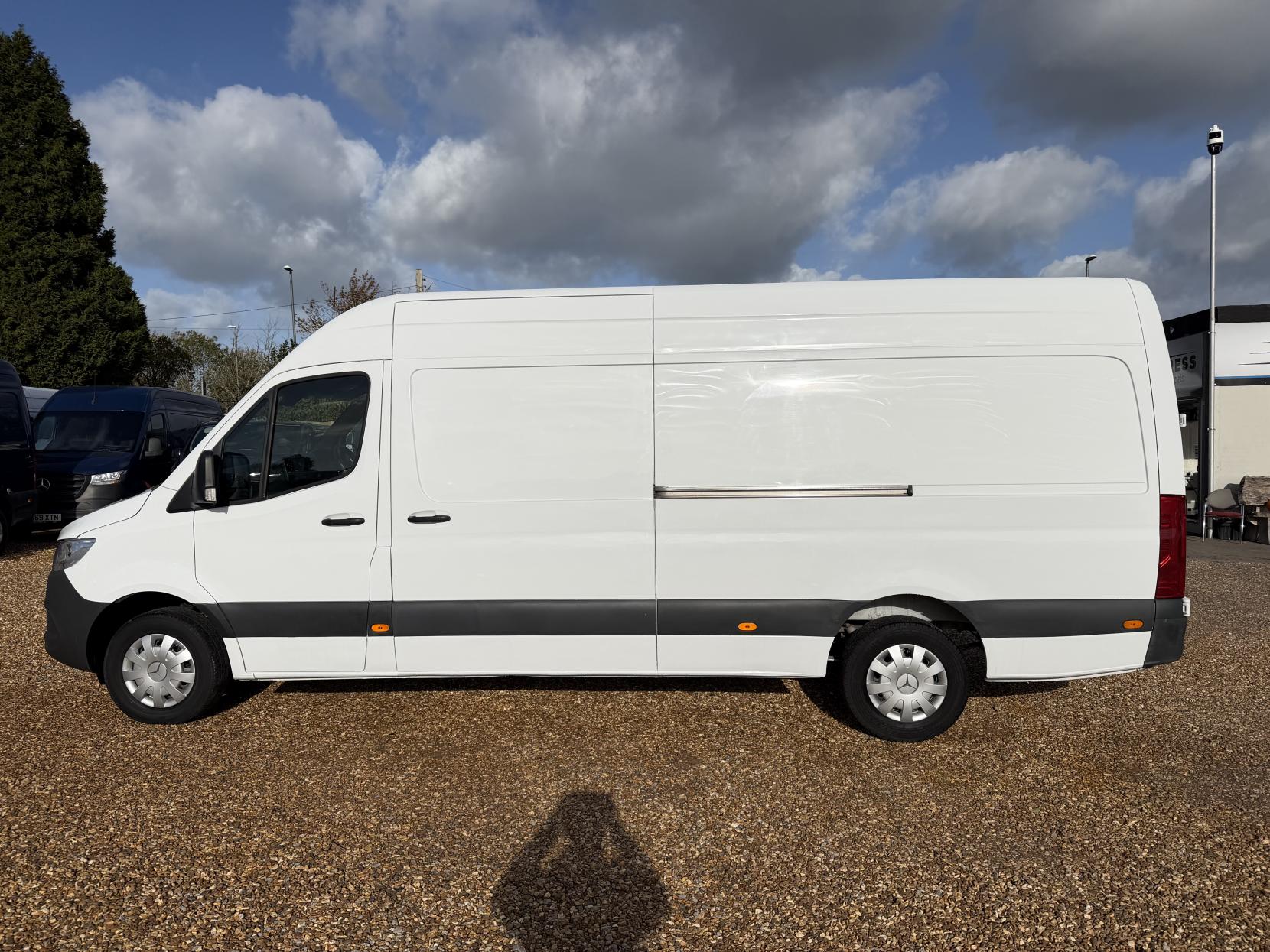 2021 Mercedes-Benz Sprinter 2.0 315 CDI Progressive Panel Van 5dr Diesel Manual RWD L3 H2 Euro 6 (s/s) (150 ps) - Thumbnail 8