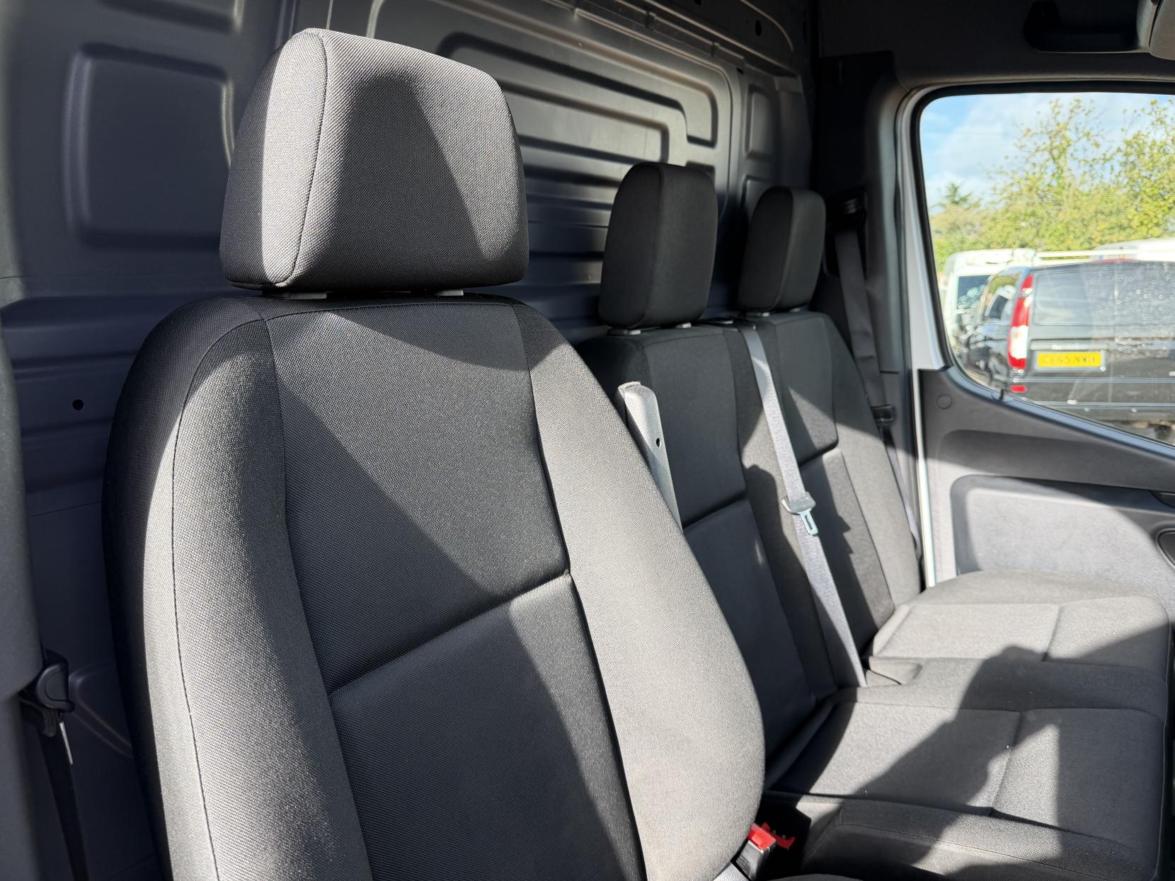 2021 Mercedes-Benz Sprinter 2.0 315 CDI Progressive Panel Van 5dr Diesel Manual RWD L3 H2 Euro 6 (s/s) (150 ps) - Thumbnail 15
