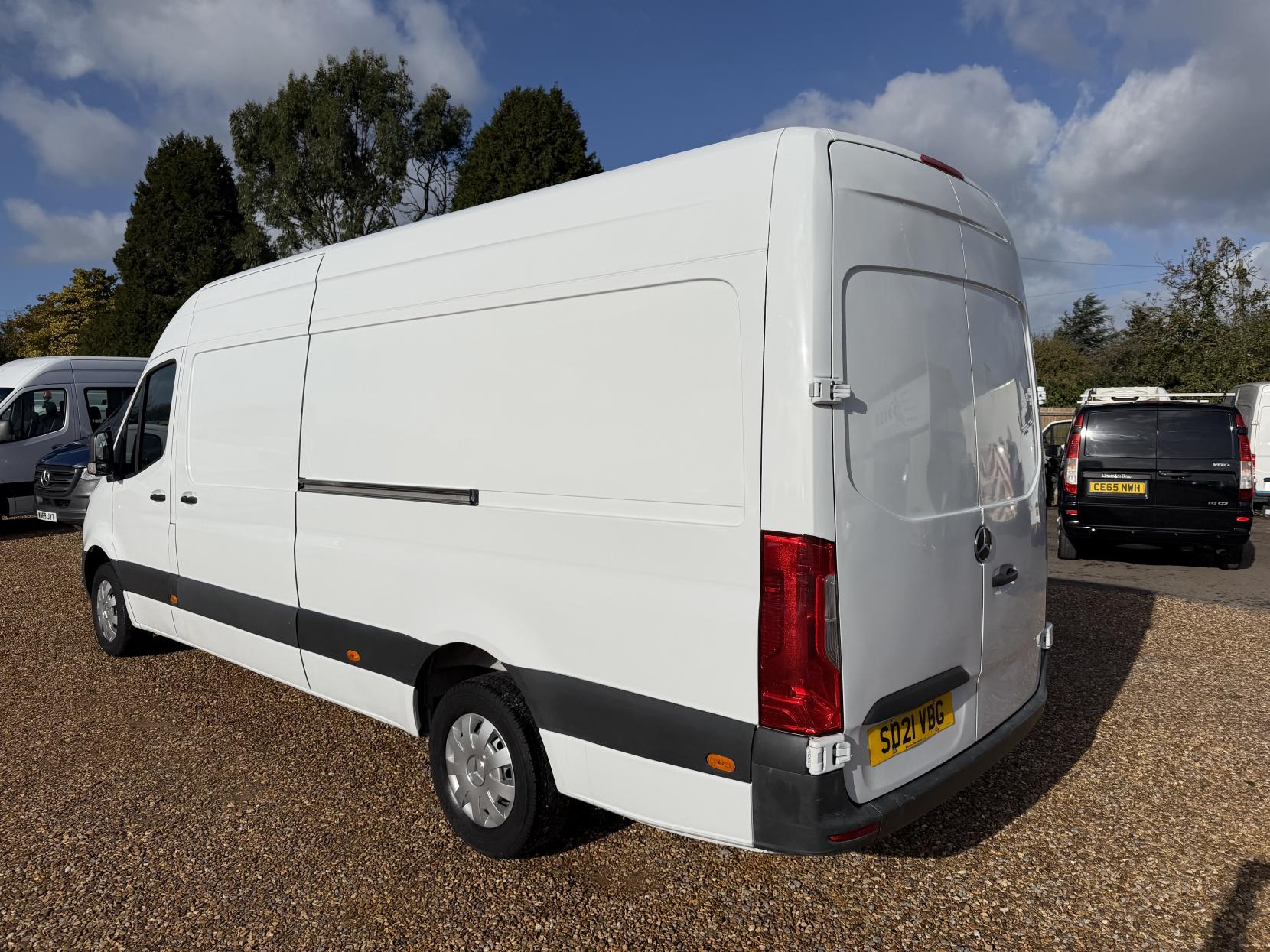 2021 Mercedes-Benz Sprinter 2.0 315 CDI Progressive Panel Van 5dr Diesel Manual RWD L3 H2 Euro 6 (s/s) (150 ps) - Thumbnail 9