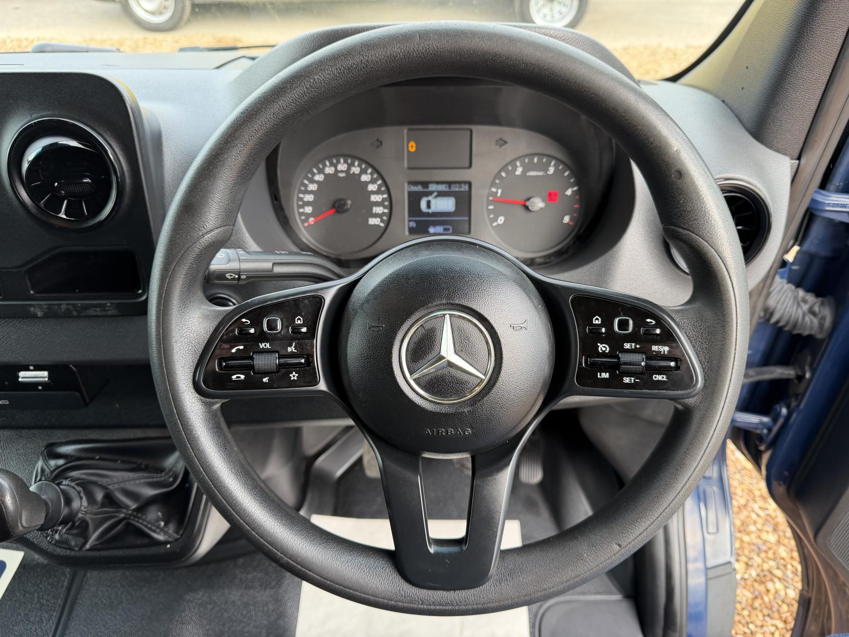 2020 Mercedes-Benz Sprinter 2.1 316 CDI Panel Van 5dr Diesel Manual RWD L2 H2 Euro 6 (163 ps) - Thumbnail 16