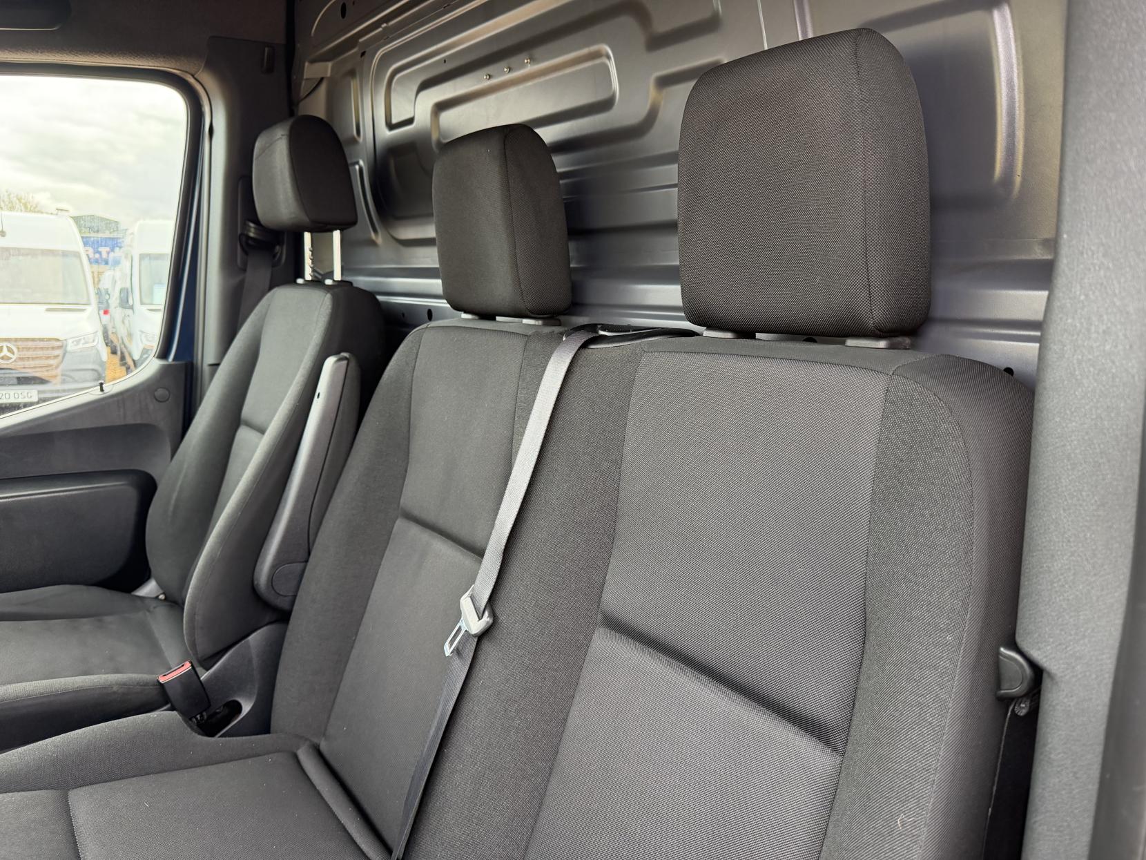 2020 Mercedes-Benz Sprinter 2.1 316 CDI Panel Van 5dr Diesel Manual RWD L2 H2 Euro 6 (163 ps) - Thumbnail 24