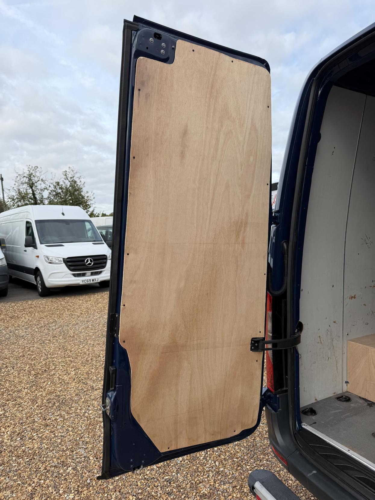 2020 Mercedes-Benz Sprinter 2.1 316 CDI Panel Van 5dr Diesel Manual RWD L2 H2 Euro 6 (163 ps) - Thumbnail 40