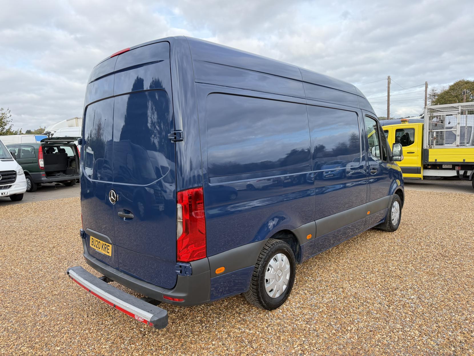 2020 Mercedes-Benz Sprinter 2.1 316 CDI Panel Van 5dr Diesel Manual RWD L2 H2 Euro 6 (163 ps) - Thumbnail 11