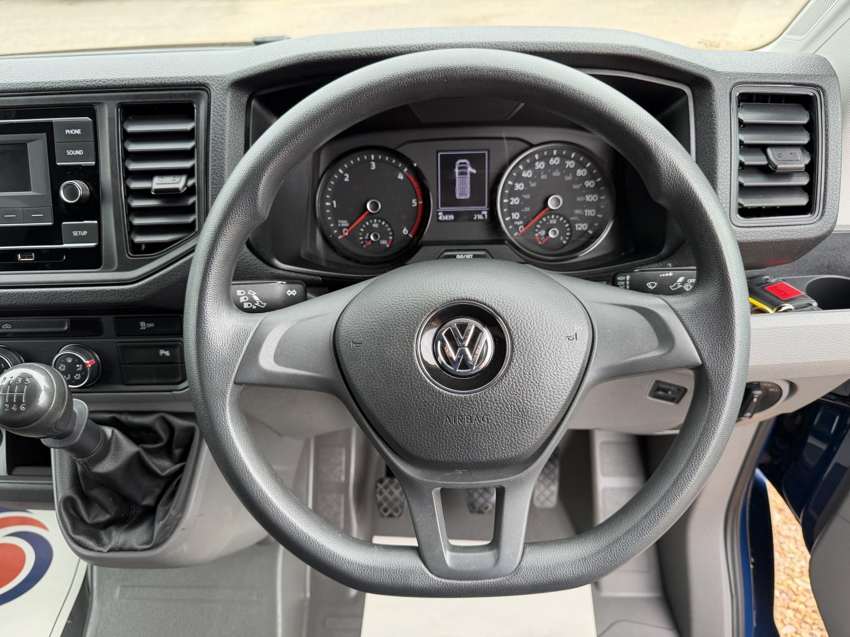 2022 Volkswagen Crafter 2.0 TDI CR35 Startline Panel Van 5dr Diesel Manual FWD MWB High Roof Euro 6 (s/s) (140 ps) - Thumbnail 16