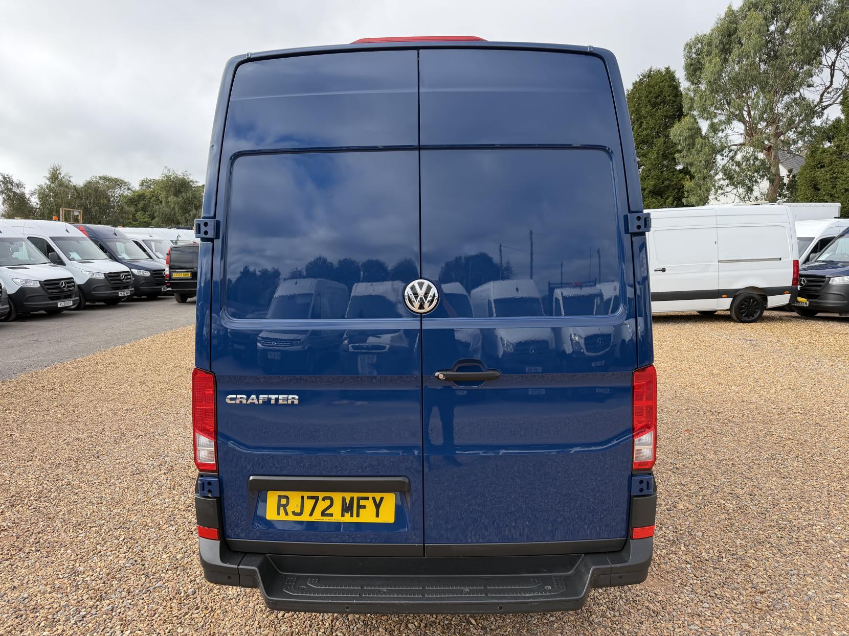 2022 Volkswagen Crafter 2.0 TDI CR35 Startline Panel Van 5dr Diesel Manual FWD MWB High Roof Euro 6 (s/s) (140 ps) - Thumbnail 10