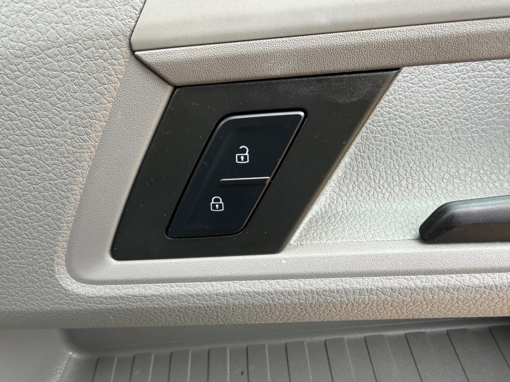 2022 Volkswagen Crafter 2.0 TDI CR35 Startline Panel Van 5dr Diesel Manual FWD MWB High Roof Euro 6 (s/s) (140 ps) - Thumbnail 23