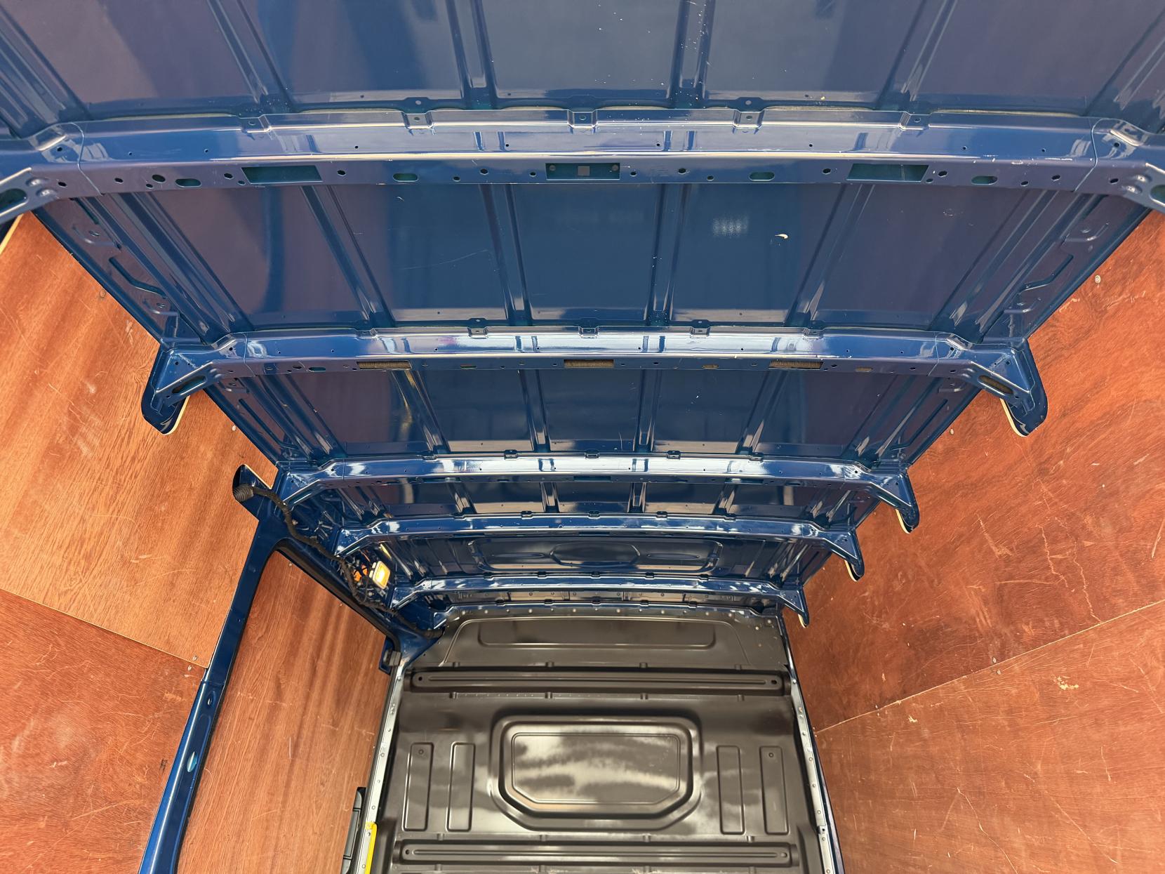 2022 Volkswagen Crafter 2.0 TDI CR35 Startline Panel Van 5dr Diesel Manual FWD MWB High Roof Euro 6 (s/s) (140 ps) - Thumbnail 42