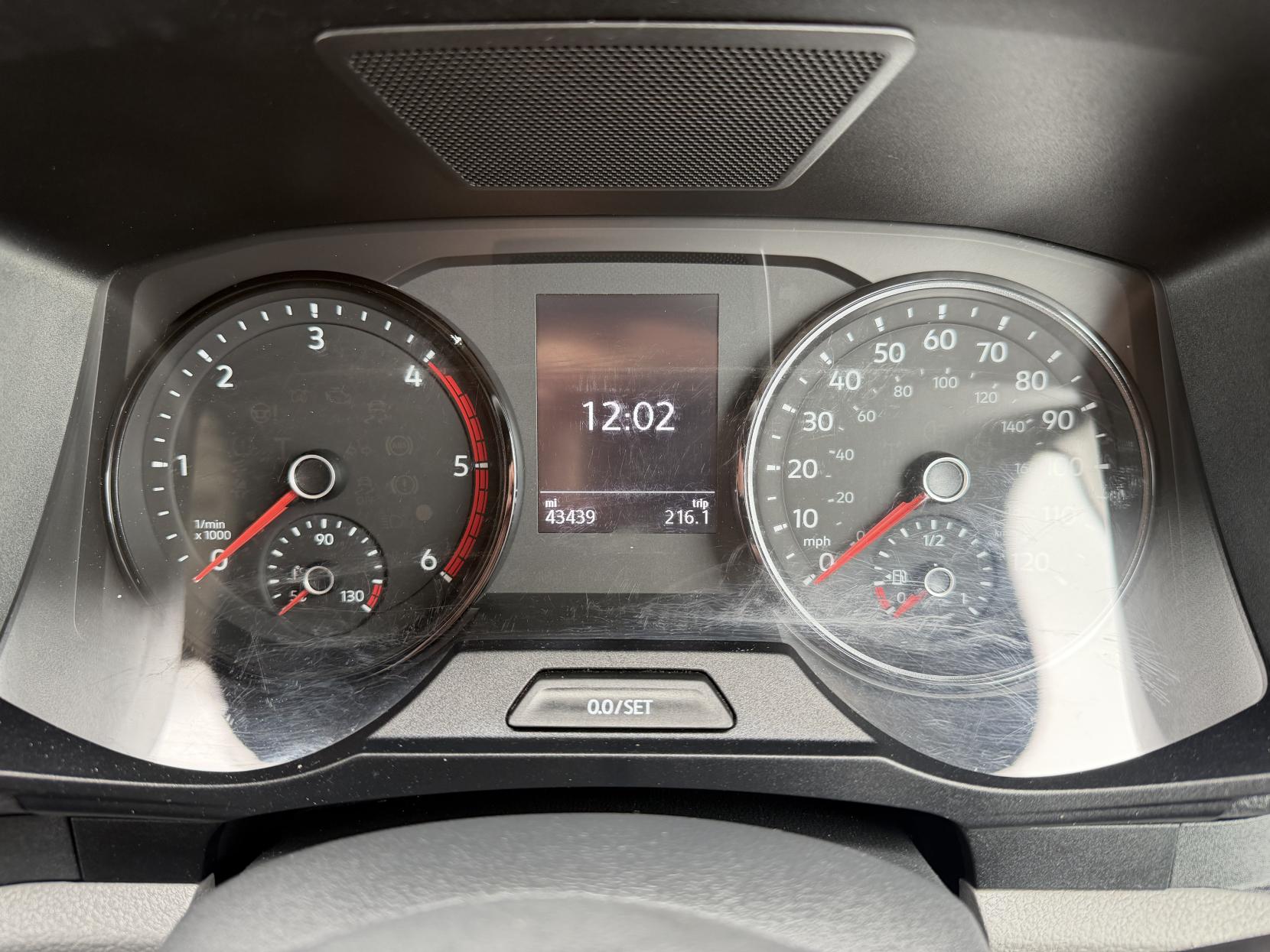 2022 Volkswagen Crafter 2.0 TDI CR35 Startline Panel Van 5dr Diesel Manual FWD MWB High Roof Euro 6 (s/s) (140 ps) - Thumbnail 17