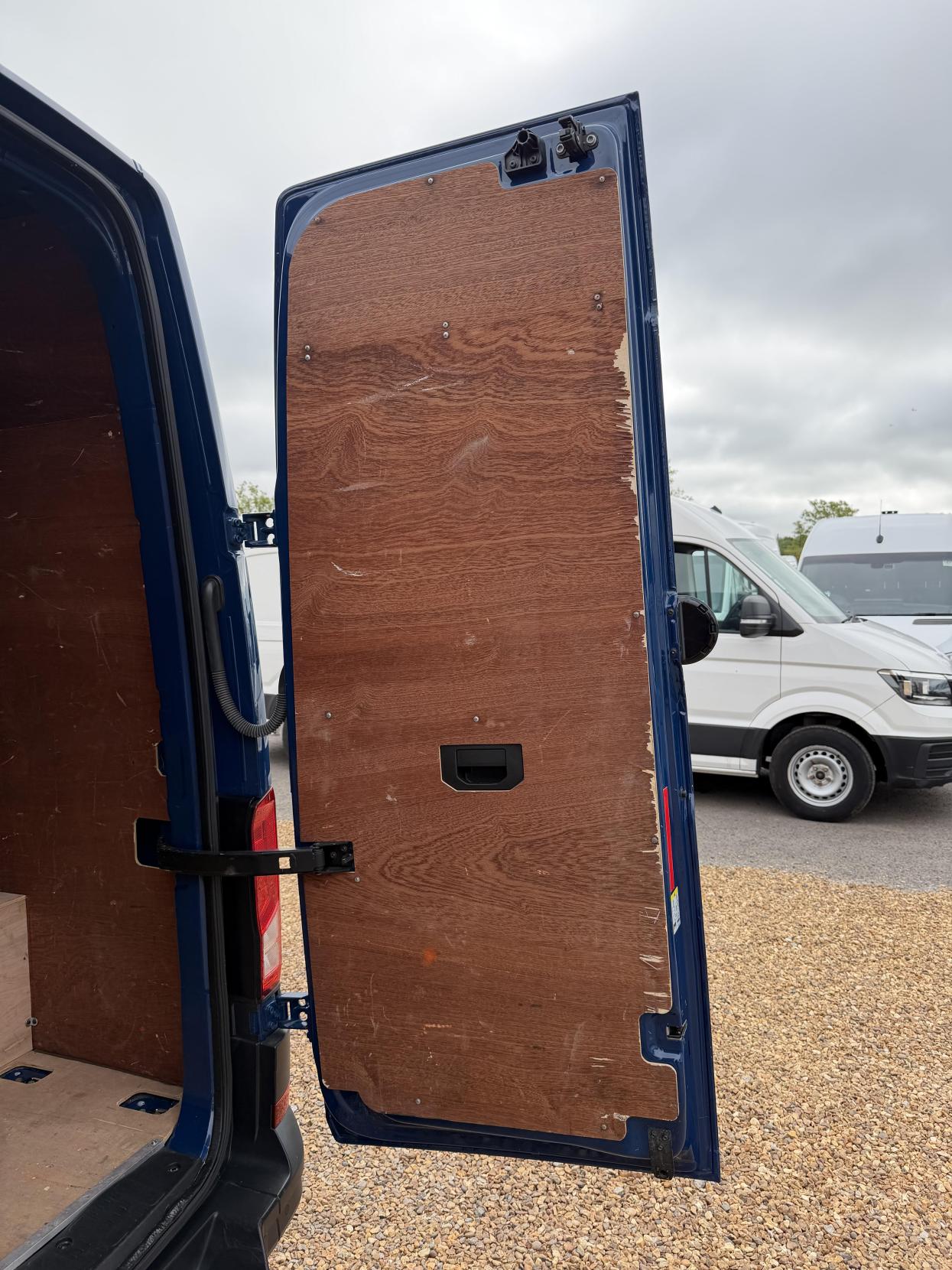 2022 Volkswagen Crafter 2.0 TDI CR35 Startline Panel Van 5dr Diesel Manual FWD MWB High Roof Euro 6 (s/s) (140 ps) - Thumbnail 45