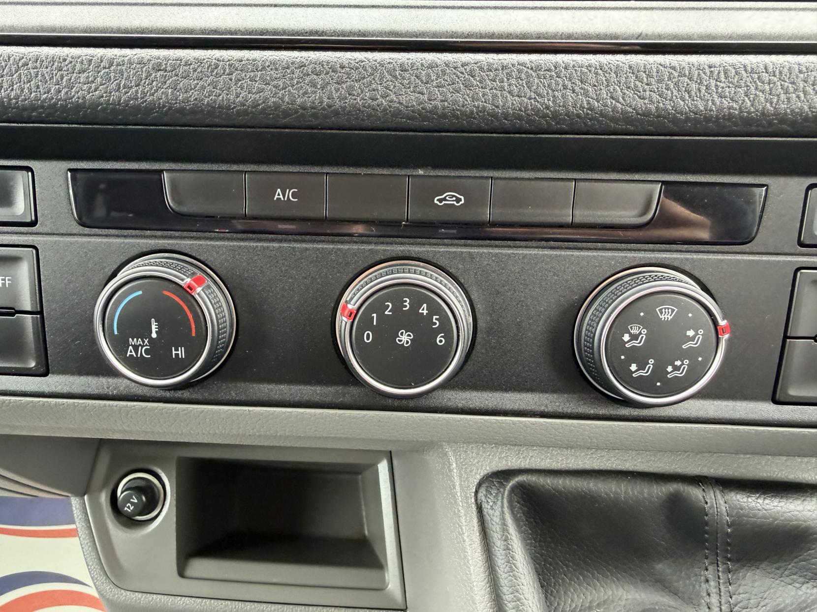 2022 Volkswagen Crafter 2.0 TDI CR35 Startline Panel Van 5dr Diesel Manual FWD MWB High Roof Euro 6 (s/s) (140 ps) - Thumbnail 22