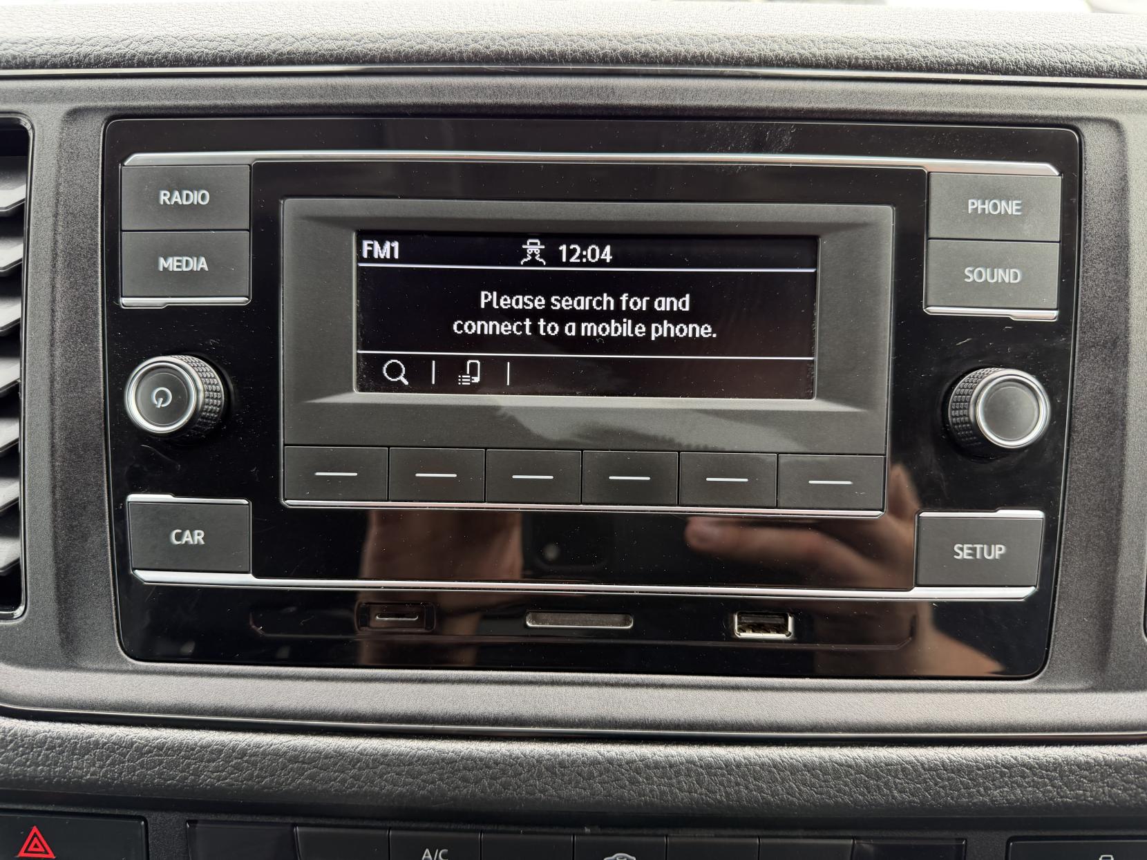 2022 Volkswagen Crafter 2.0 TDI CR35 Startline Panel Van 5dr Diesel Manual FWD MWB High Roof Euro 6 (s/s) (140 ps) - Thumbnail 20