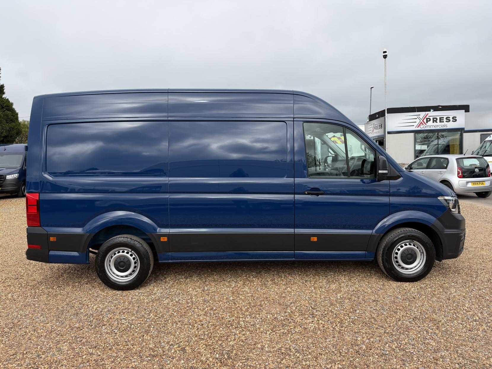 2022 Volkswagen Crafter 2.0 TDI CR35 Startline Panel Van 5dr Diesel Manual FWD MWB High Roof Euro 6 (s/s) (140 ps) - Thumbnail 12