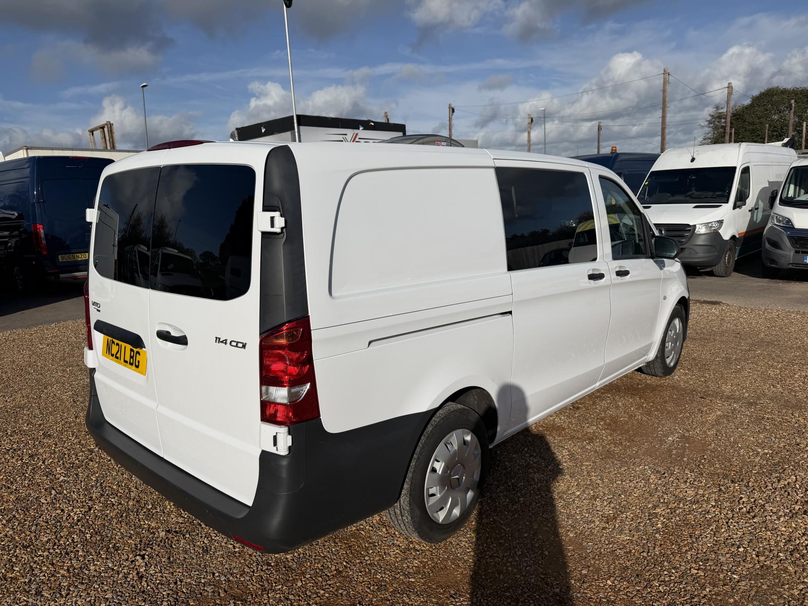 2021 Mercedes-Benz Vito 1.7 114 CDI Progressive Panel Van 5dr Diesel Manual FWD L2 Euro 6 (s/s) (LWB) (136 ps) - Thumbnail 11