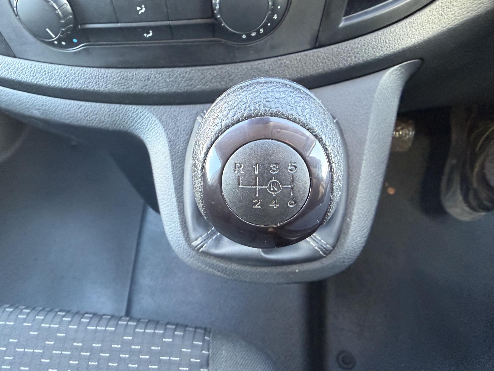 2021 Mercedes-Benz Vito 1.7 114 CDI Progressive Panel Van 5dr Diesel Manual FWD L2 Euro 6 (s/s) (LWB) (136 ps) - Thumbnail 25