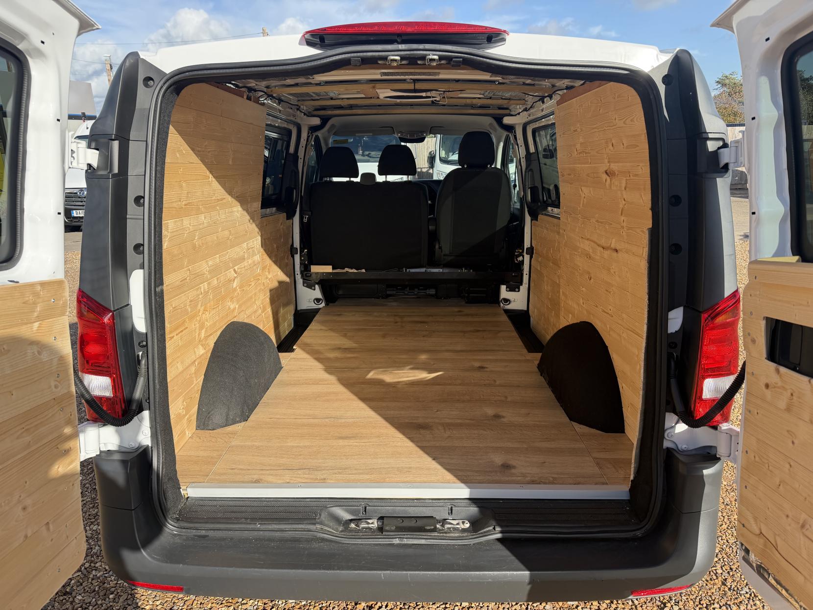 2021 Mercedes-Benz Vito 1.7 114 CDI Progressive Panel Van 5dr Diesel Manual FWD L2 Euro 6 (s/s) (LWB) (136 ps) - Thumbnail 3