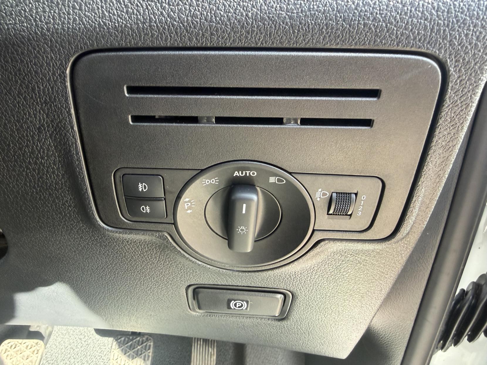 2021 Mercedes-Benz Vito 1.7 114 CDI Progressive Panel Van 5dr Diesel Manual FWD L2 Euro 6 (s/s) (LWB) (136 ps) - Thumbnail 26