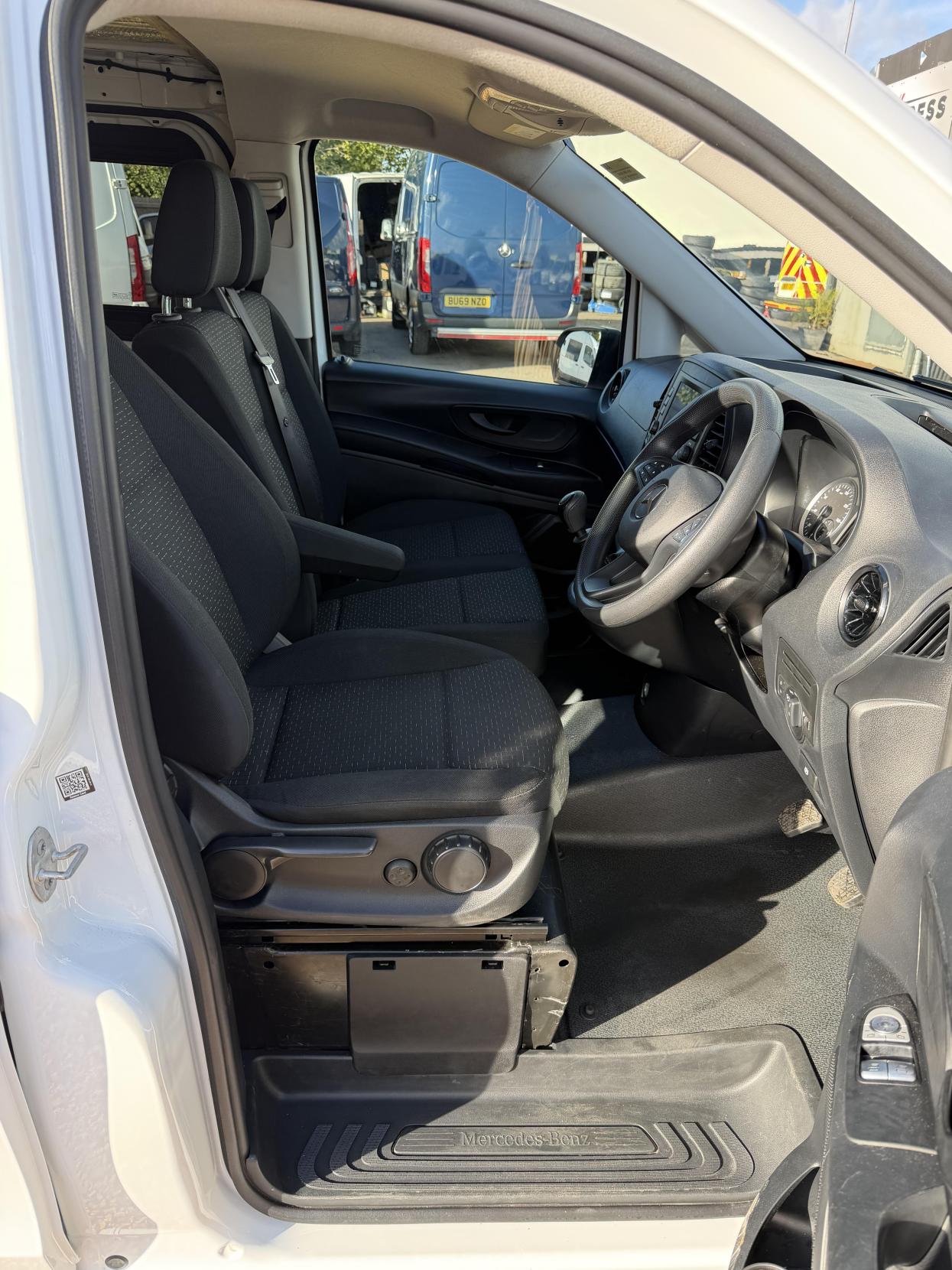 2021 Mercedes-Benz Vito 1.7 114 CDI Progressive Panel Van 5dr Diesel Manual FWD L2 Euro 6 (s/s) (LWB) (136 ps) - Thumbnail 14