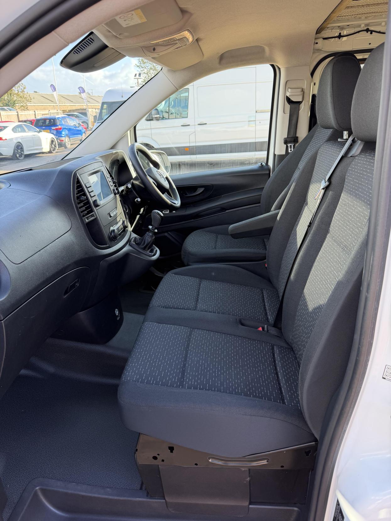 2021 Mercedes-Benz Vito 1.7 114 CDI Progressive Panel Van 5dr Diesel Manual FWD L2 Euro 6 (s/s) (LWB) (136 ps) - Thumbnail 28