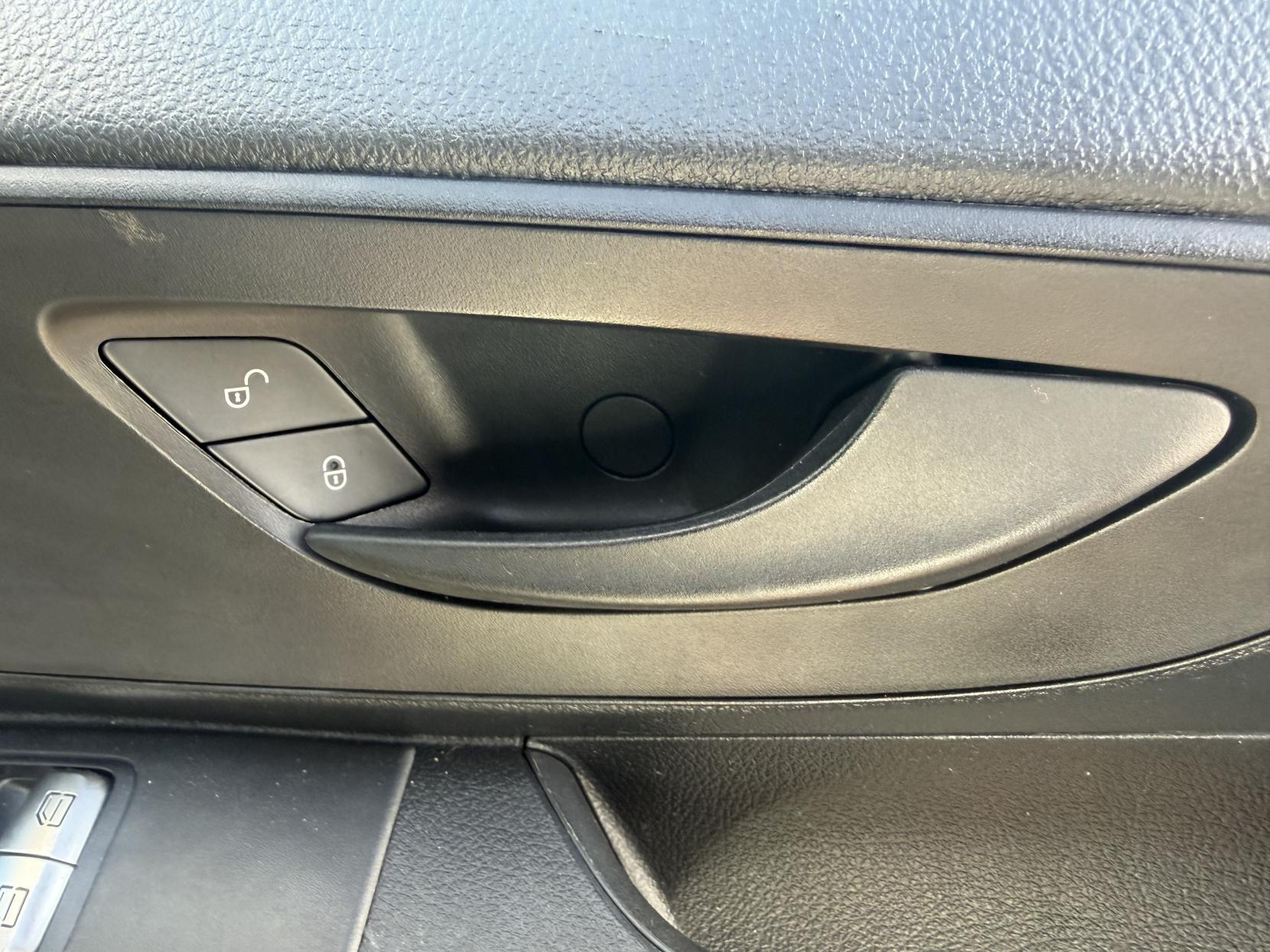 2021 Mercedes-Benz Vito 1.7 114 CDI Progressive Panel Van 5dr Diesel Manual FWD L2 Euro 6 (s/s) (LWB) (136 ps) - Thumbnail 24