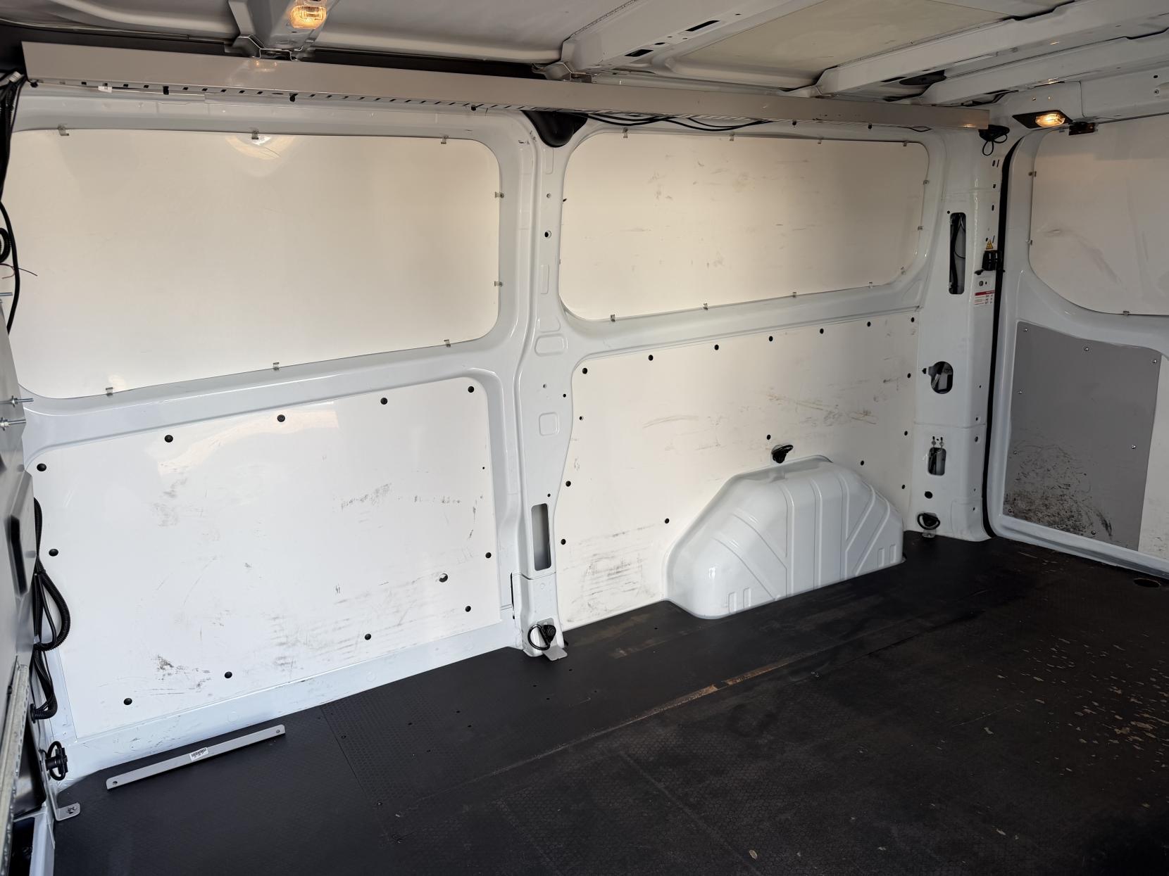 2016 Ford Transit Custom 2.2 TDCi 330 Panel Van 5dr Diesel Manual L1 H1 (192 g/km, 123 bhp) - Thumbnail 35