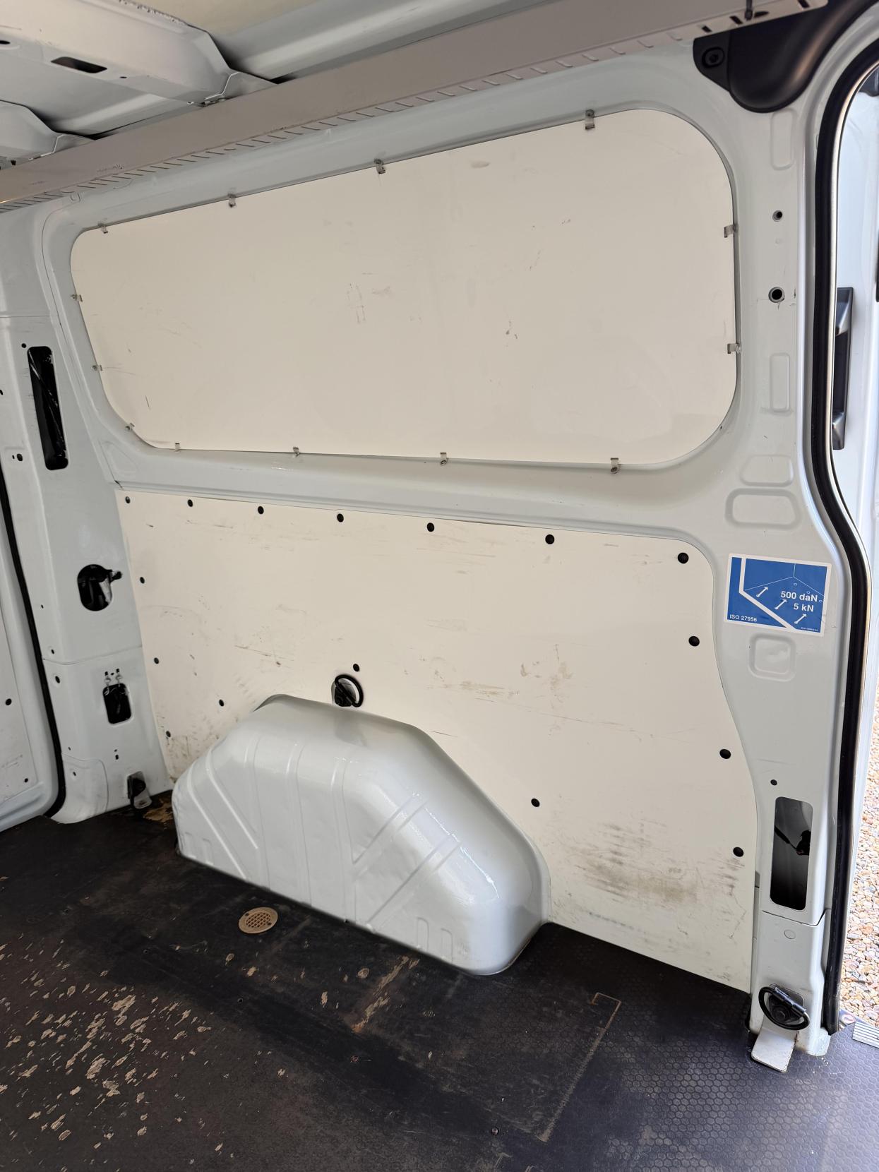 2016 Ford Transit Custom 2.2 TDCi 330 Panel Van 5dr Diesel Manual L1 H1 (192 g/km, 123 bhp) - Thumbnail 40