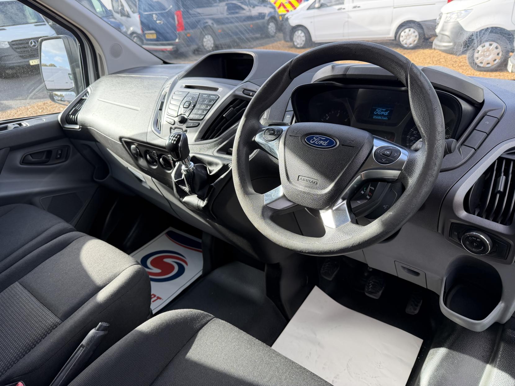 2016 Ford Transit Custom 2.2 TDCi 330 Panel Van 5dr Diesel Manual L1 H1 (192 g/km, 123 bhp) - Thumbnail 2