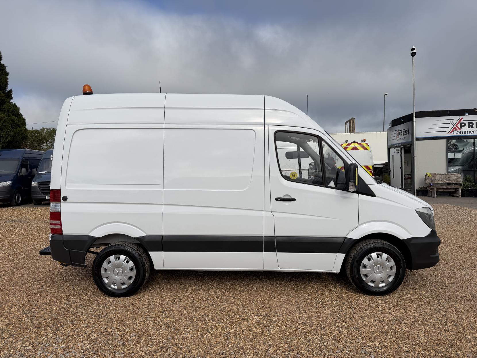 2017 Mercedes-Benz Sprinter 2.1 314 CDi BlueEFFICIENCY Panel Van 5dr Diesel Manual RWD L1 (199 g/km, 140 bhp) - Thumbnail 11