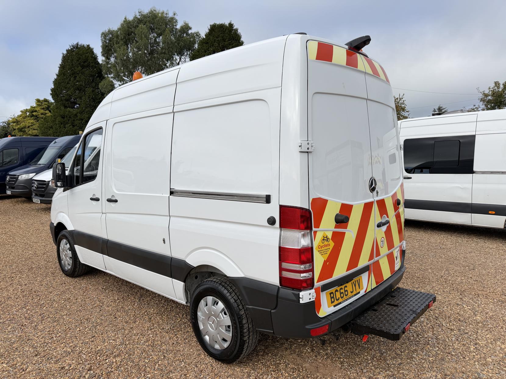 2017 Mercedes-Benz Sprinter 2.1 314 CDi BlueEFFICIENCY Panel Van 5dr Diesel Manual RWD L1 (199 g/km, 140 bhp) - Thumbnail 9