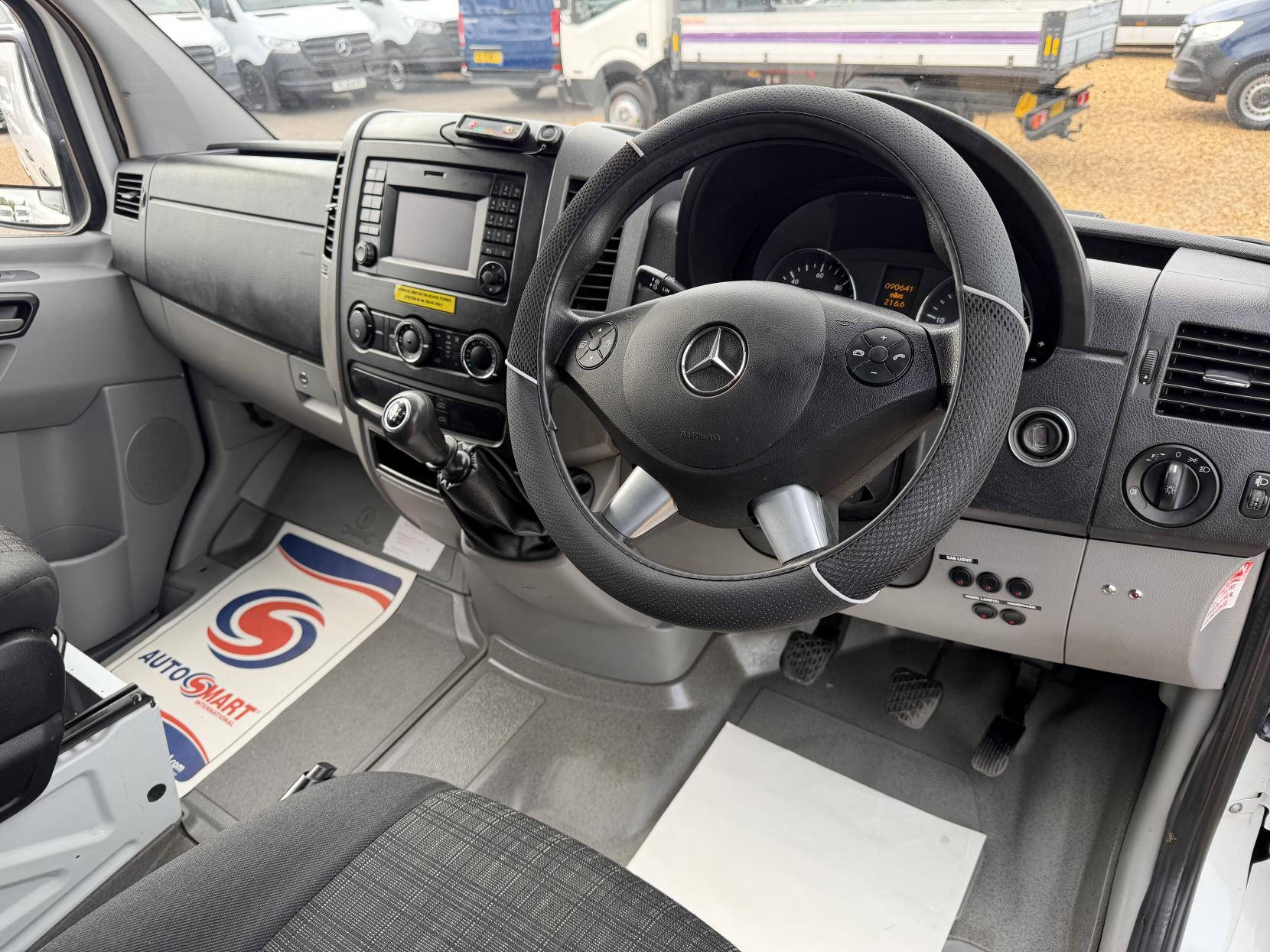 2017 Mercedes-Benz Sprinter 2.1 314 CDi BlueEFFICIENCY Panel Van 5dr Diesel Manual RWD L1 (199 g/km, 140 bhp) - Thumbnail 2