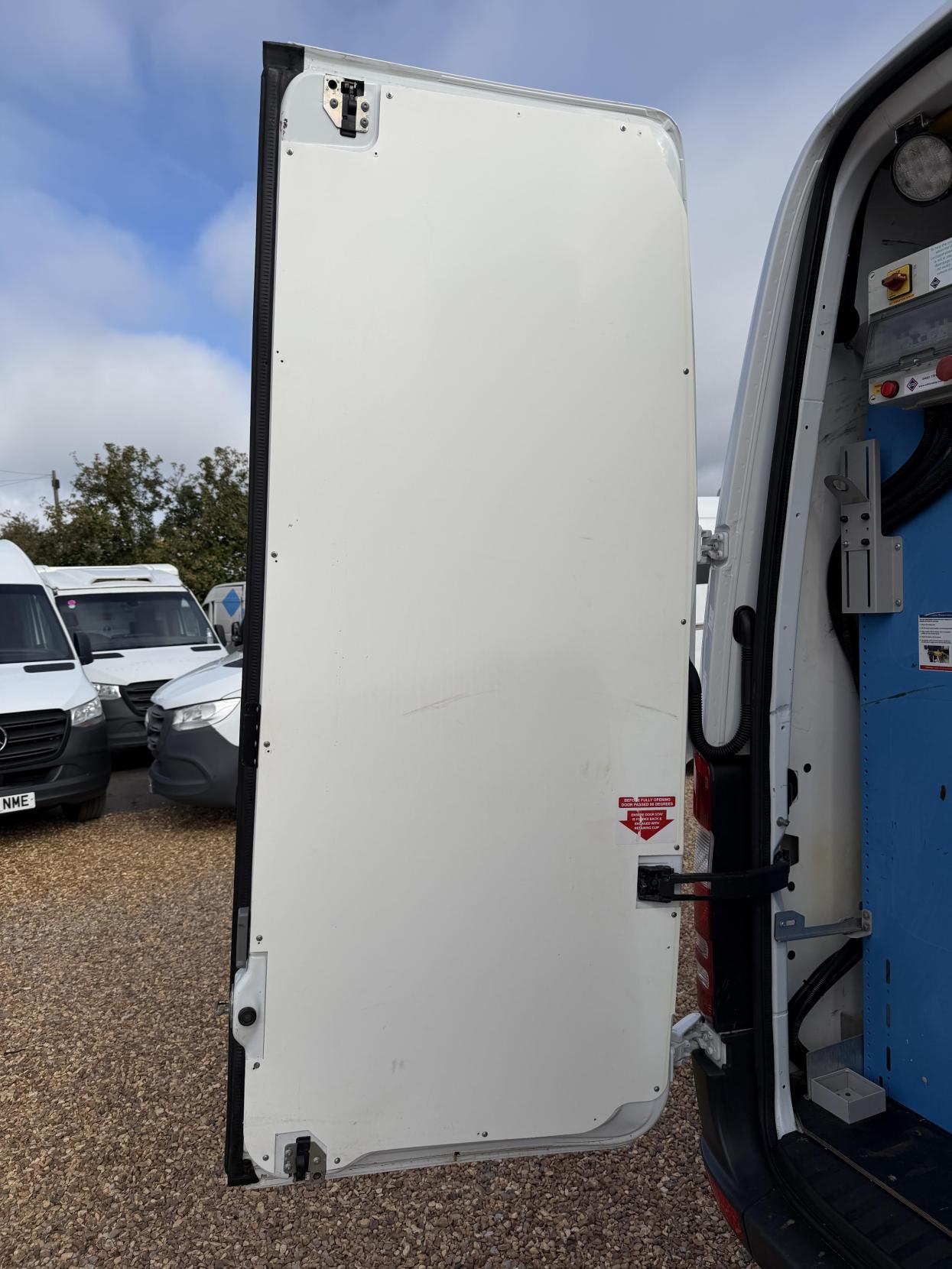 2017 Mercedes-Benz Sprinter 2.1 314 CDi BlueEFFICIENCY Panel Van 5dr Diesel Manual RWD L1 (199 g/km, 140 bhp) - Thumbnail 42