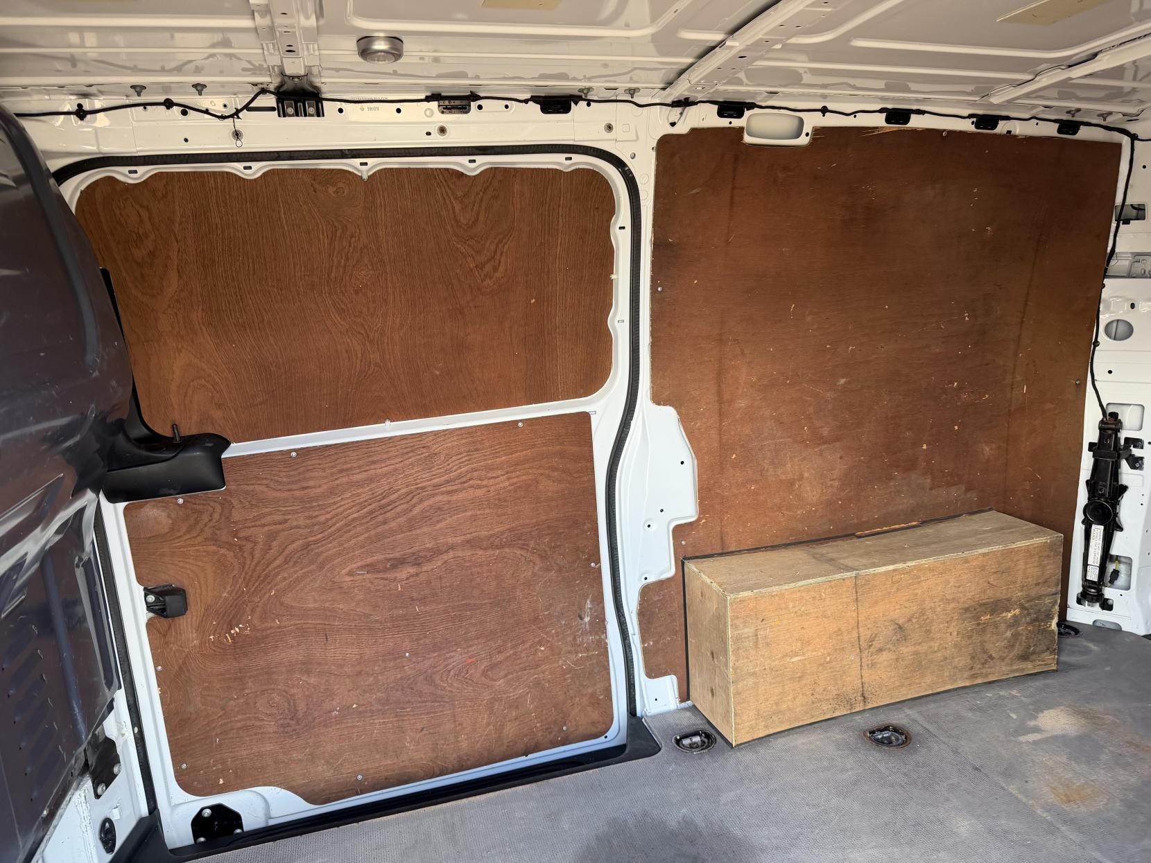 2019 Mercedes-Benz Vito 1.6 111 CDI Panel Van 6dr Diesel Manual FWD L2 Euro 6 (114 ps) - Thumbnail 37
