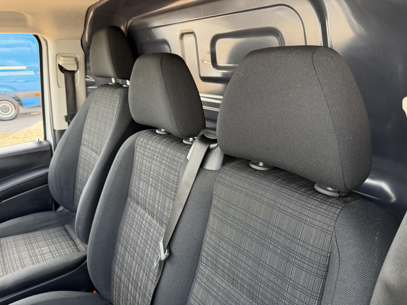 2019 Mercedes-Benz Vito 1.6 111 CDI Panel Van 6dr Diesel Manual FWD L2 Euro 6 (114 ps) - Thumbnail 31