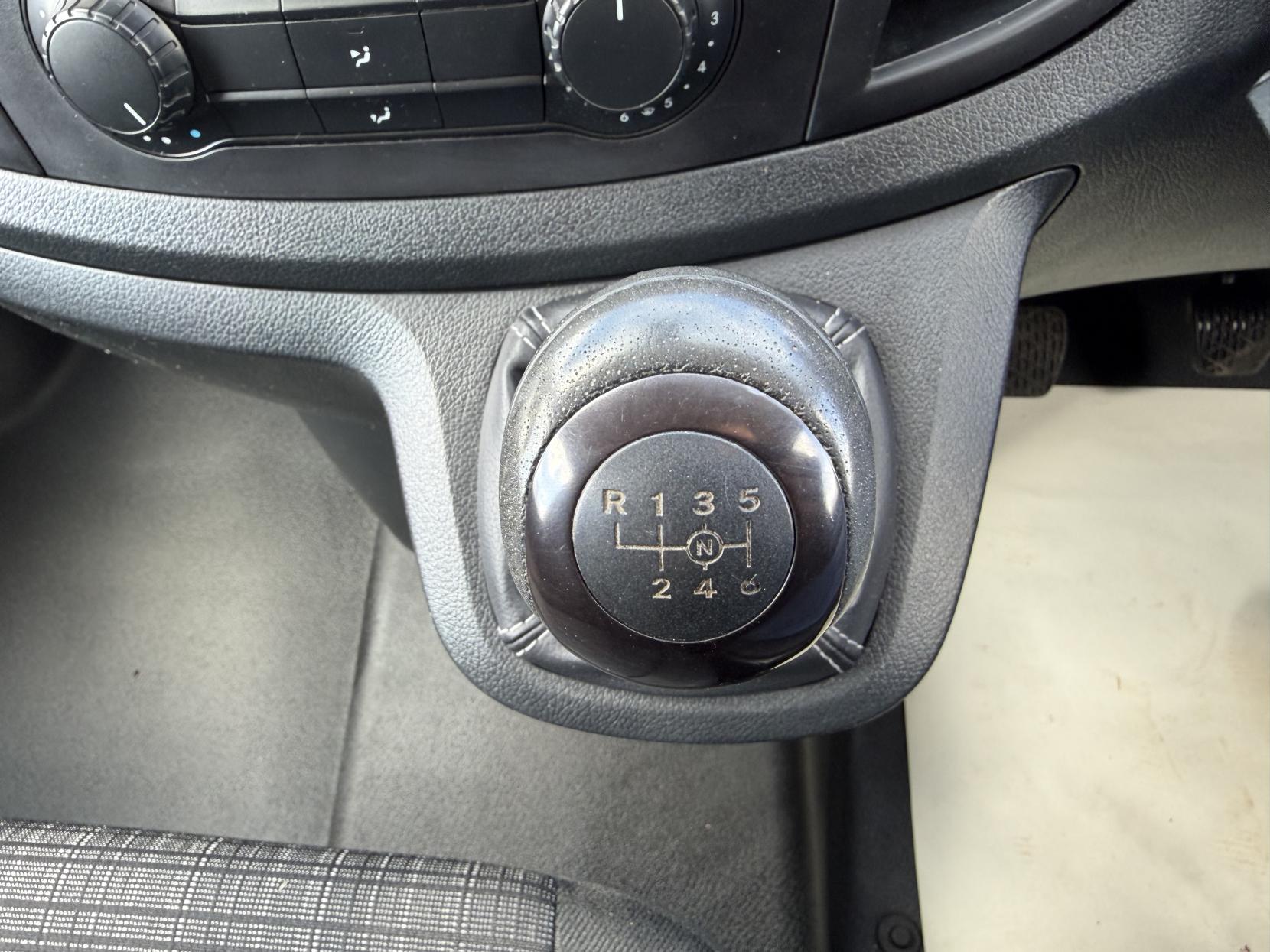 2019 Mercedes-Benz Vito 1.6 111 CDI Panel Van 6dr Diesel Manual FWD L2 Euro 6 (114 ps) - Thumbnail 28