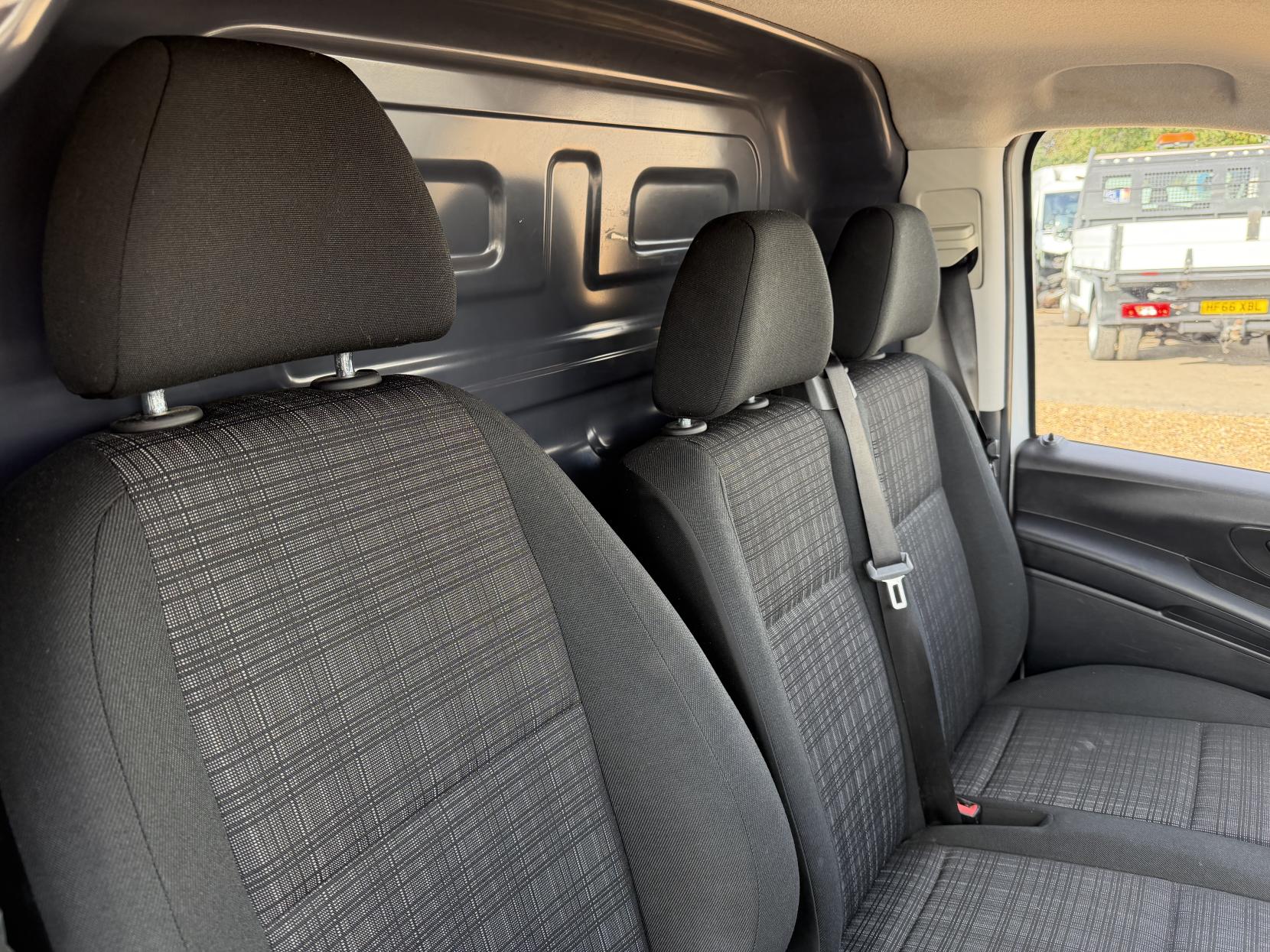 2019 Mercedes-Benz Vito 1.6 111 CDI Panel Van 6dr Diesel Manual FWD L2 Euro 6 (114 ps) - Thumbnail 15