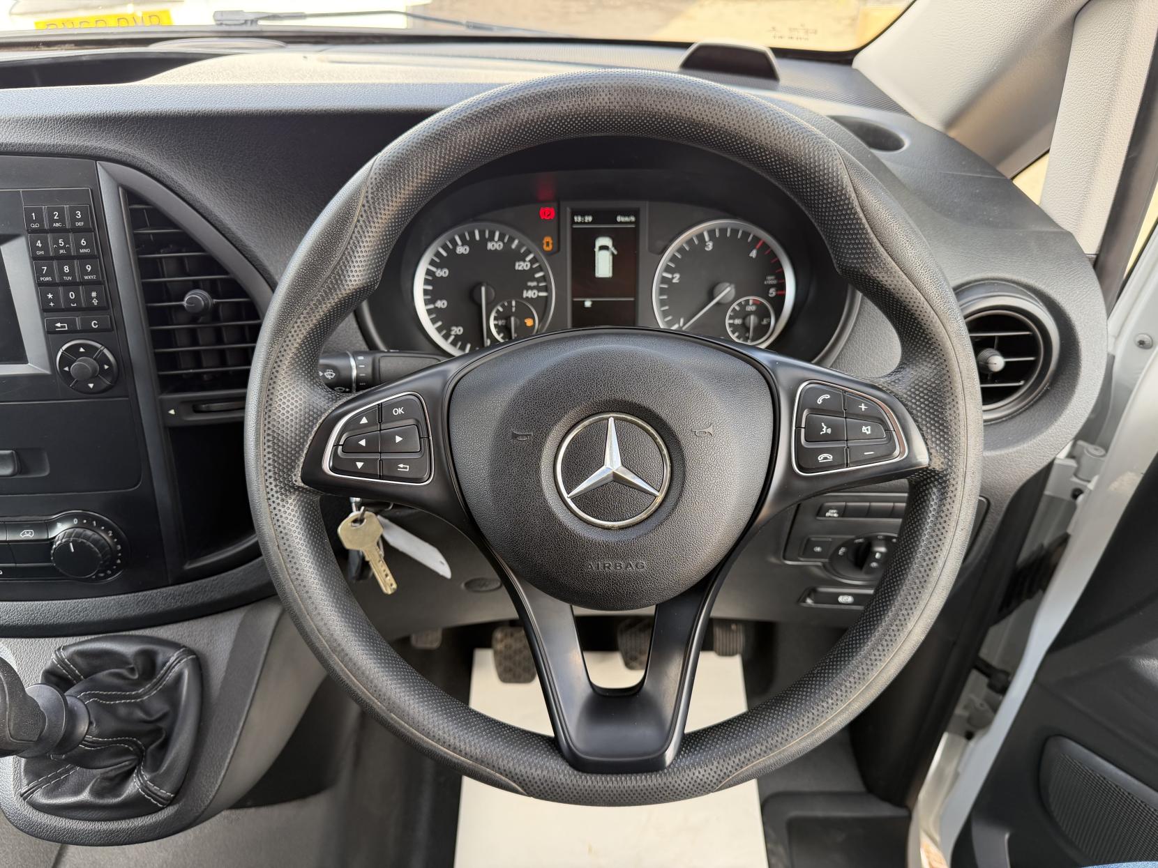 2019 Mercedes-Benz Vito 1.6 111 CDI Panel Van 6dr Diesel Manual FWD L2 Euro 6 (114 ps) - Thumbnail 16
