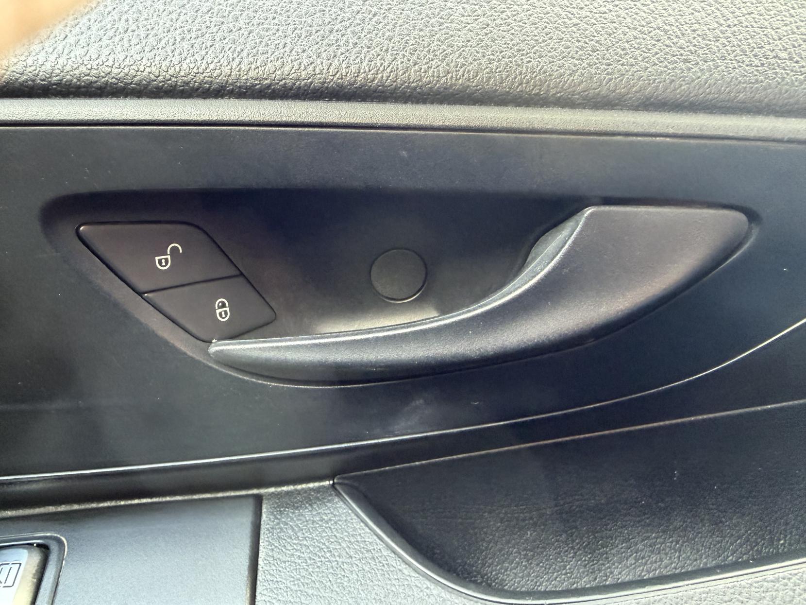 2019 Mercedes-Benz Vito 1.6 111 CDI Panel Van 6dr Diesel Manual FWD L2 Euro 6 (114 ps) - Thumbnail 27