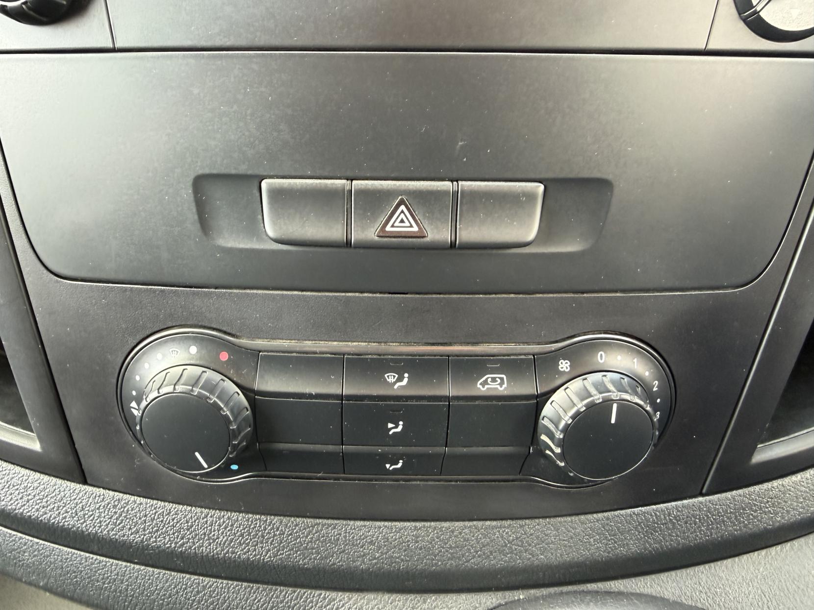 2019 Mercedes-Benz Vito 1.6 111 CDI Panel Van 6dr Diesel Manual FWD L2 Euro 6 (114 ps) - Thumbnail 29