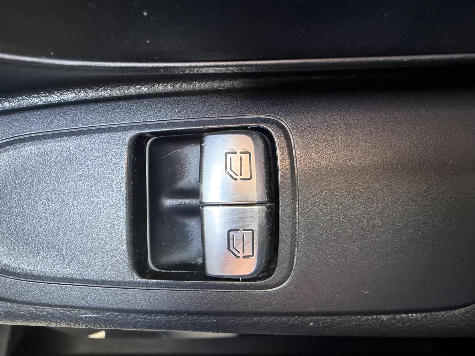 2019 Mercedes-Benz Vito 1.6 111 CDI Panel Van 6dr Diesel Manual FWD L2 Euro 6 (114 ps) - Thumbnail 23