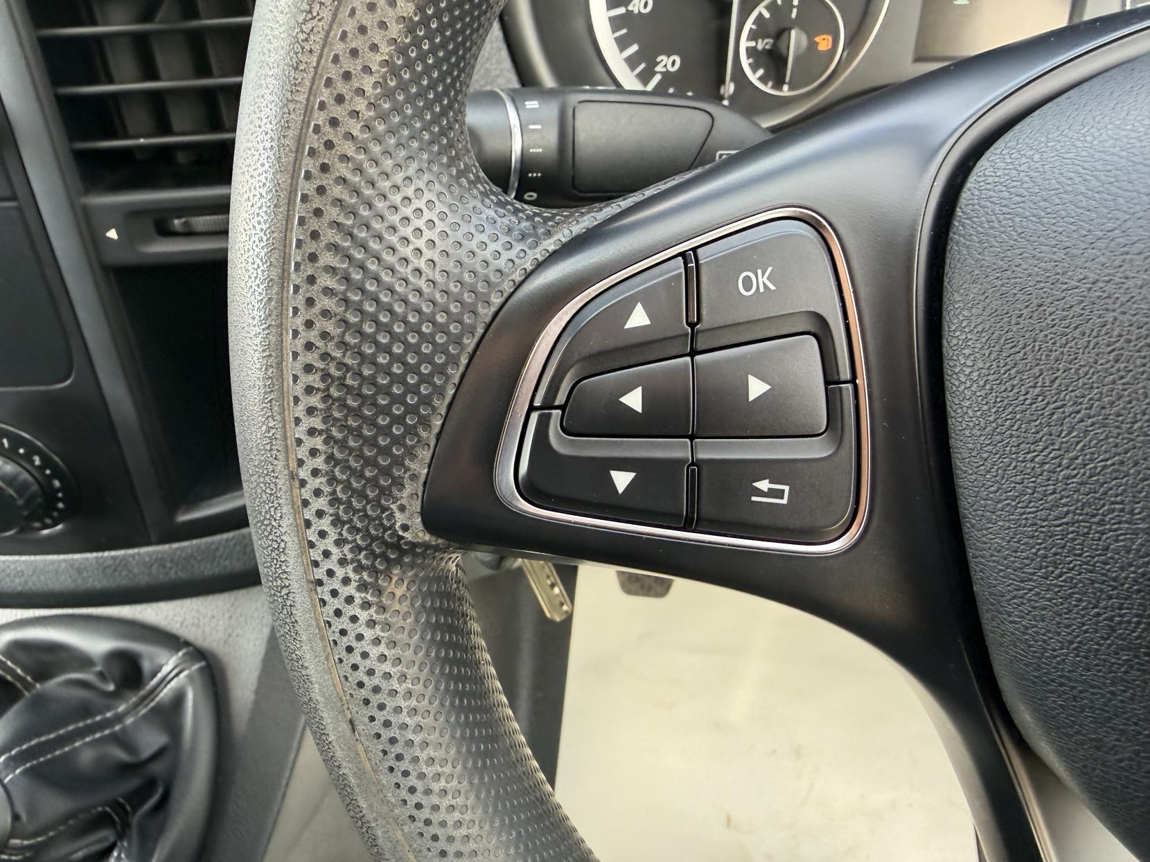 2019 Mercedes-Benz Vito 1.6 111 CDI Panel Van 6dr Diesel Manual FWD L2 Euro 6 (114 ps) - Thumbnail 17
