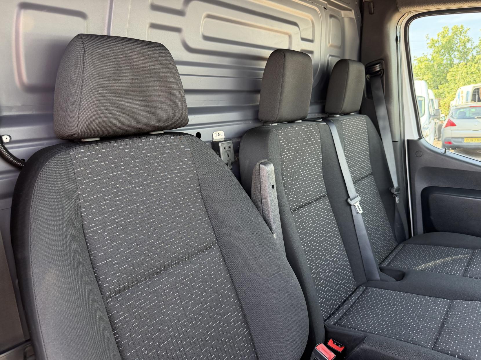 2020 Mercedes-Benz Sprinter 2.1 314 CDI Premium Panel Van 5dr Diesel Manual FWD L2 H2 Euro 6 (s/s) (143 ps) - Thumbnail 29