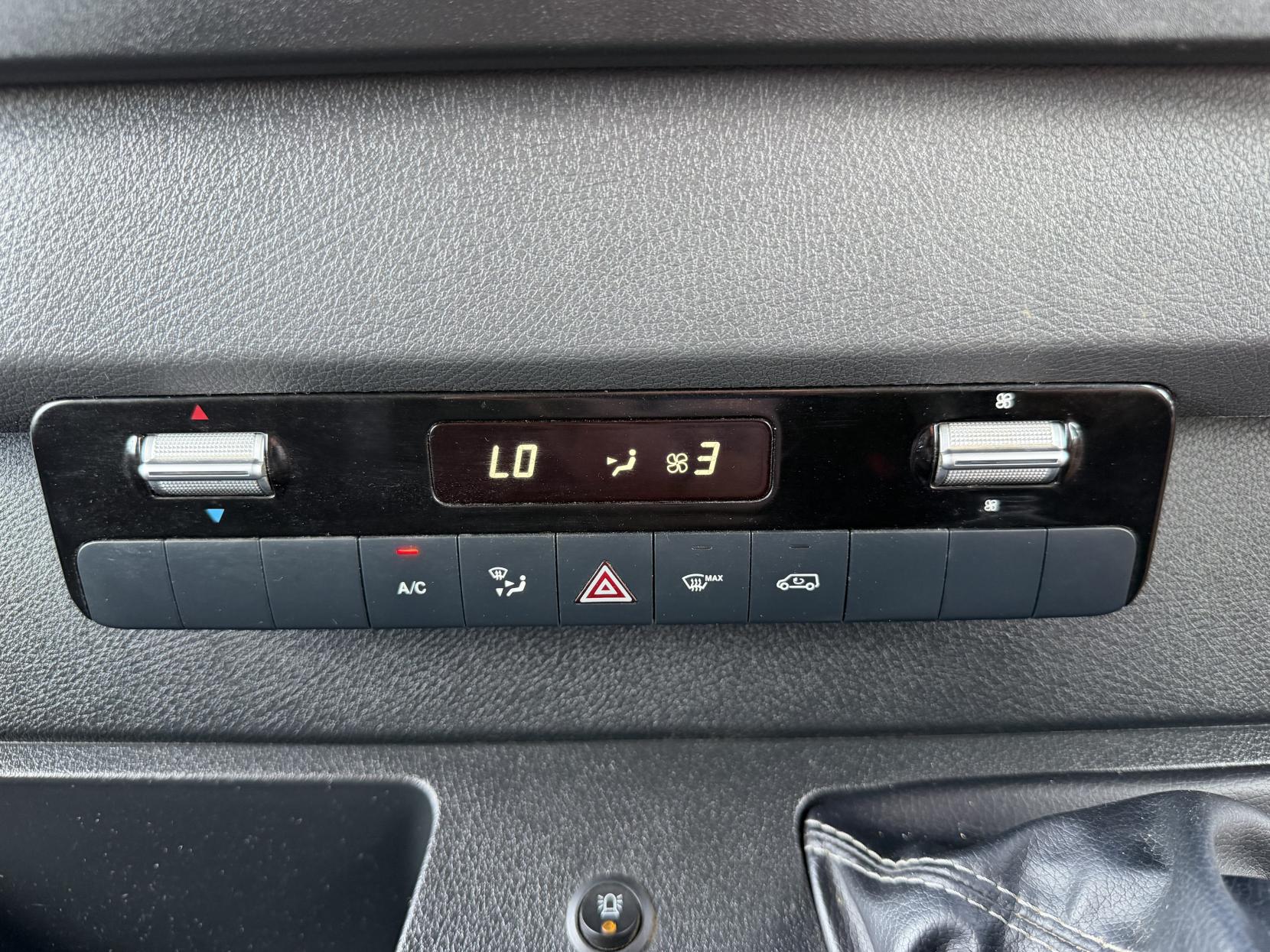 2020 Mercedes-Benz Sprinter 2.1 314 CDI Premium Panel Van 5dr Diesel Manual FWD L2 H2 Euro 6 (s/s) (143 ps) - Thumbnail 25