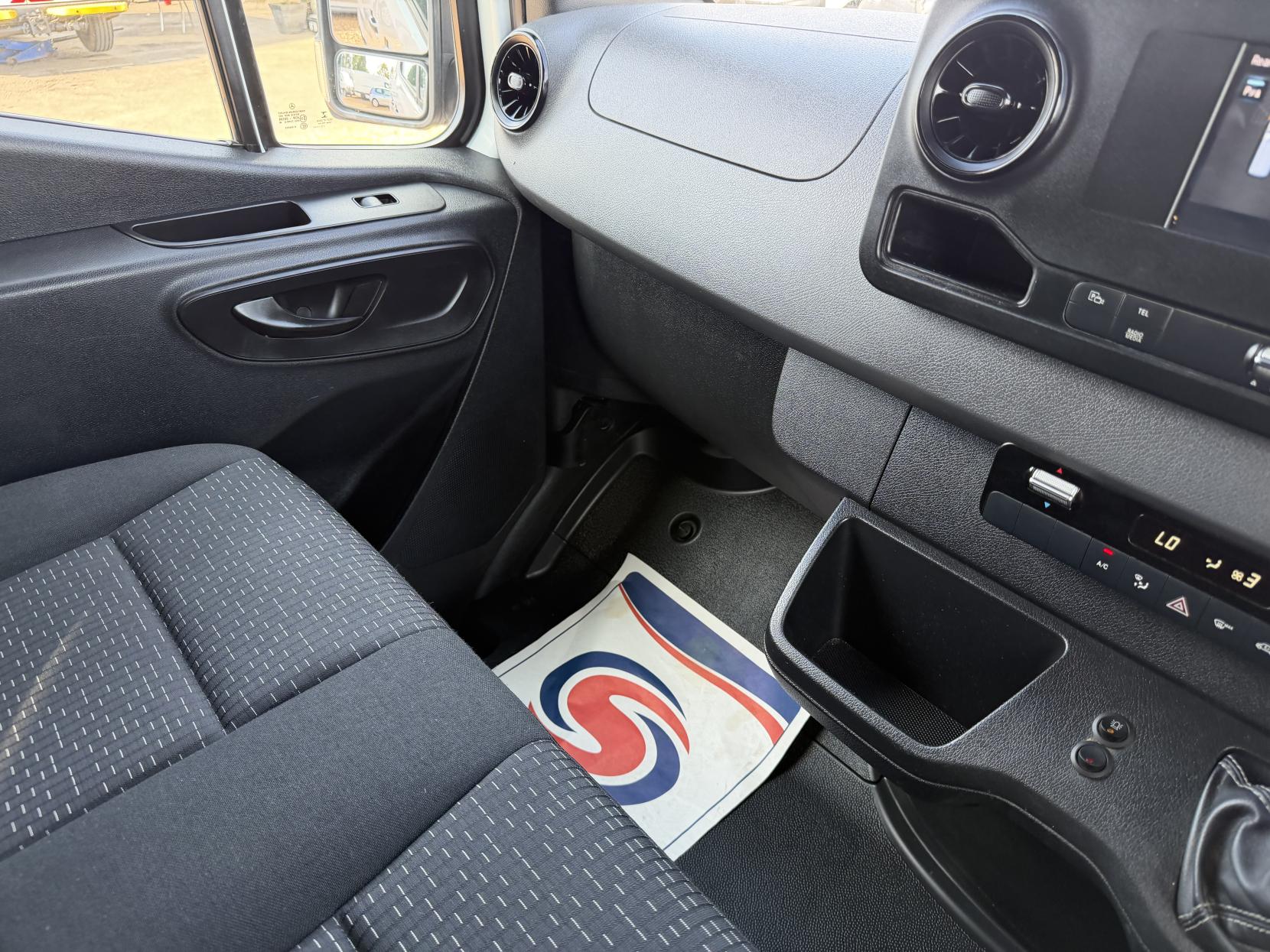 2020 Mercedes-Benz Sprinter 2.1 314 CDI Premium Panel Van 5dr Diesel Manual FWD L2 H2 Euro 6 (s/s) (143 ps) - Thumbnail 28