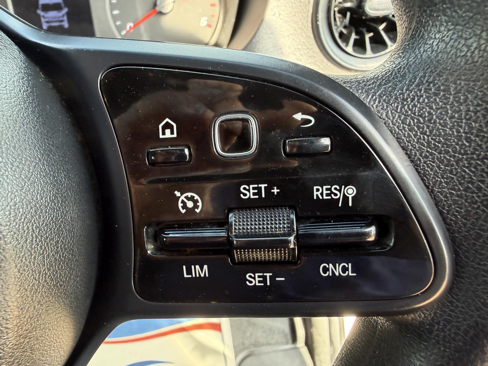 2020 Mercedes-Benz Sprinter 2.1 314 CDI Premium Panel Van 5dr Diesel Manual FWD L2 H2 Euro 6 (s/s) (143 ps) - Thumbnail 17