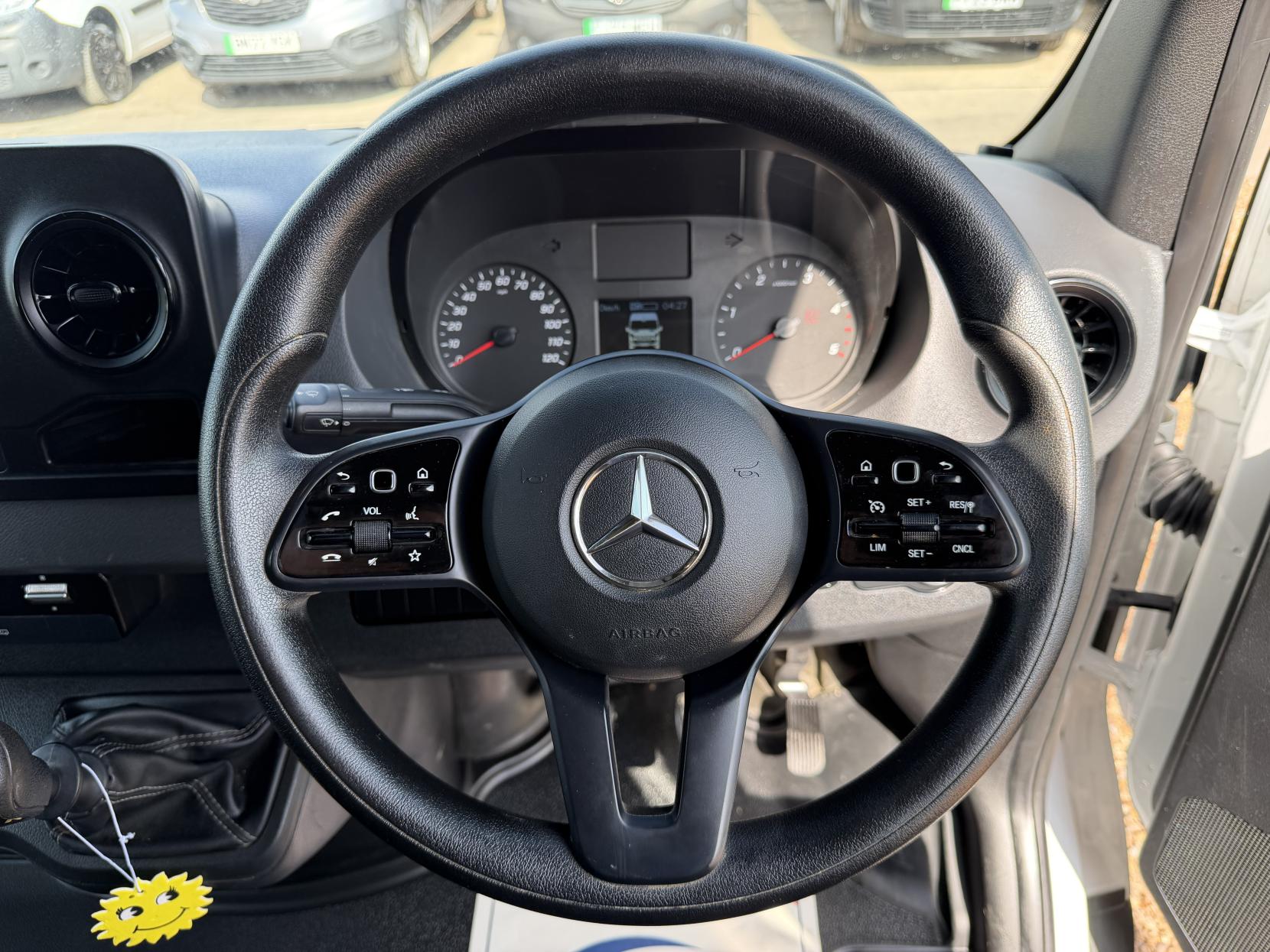 2020 Mercedes-Benz Sprinter 2.1 314 CDI Premium Panel Van 5dr Diesel Manual FWD L2 H2 Euro 6 (s/s) (143 ps) - Thumbnail 15
