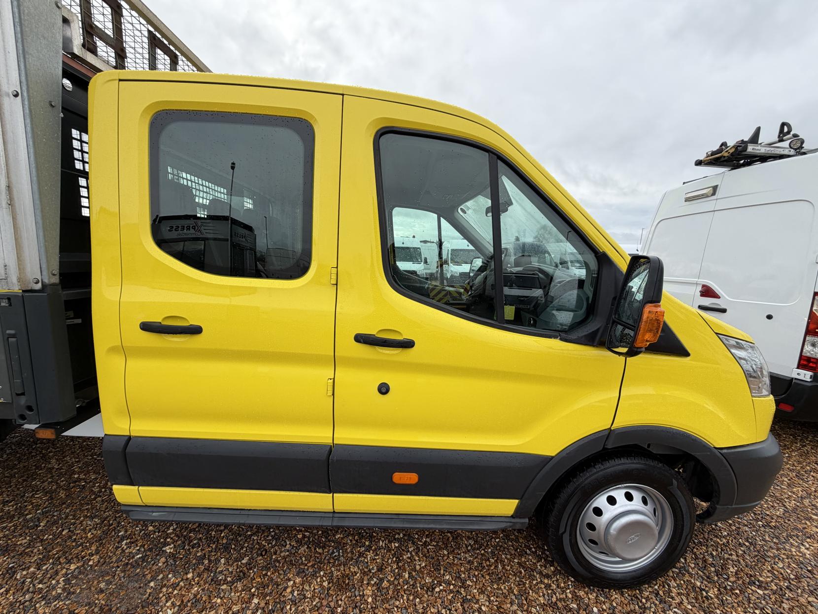 2016 Ford Transit 2.2 TDCi 350 Chassis Double Cab 4dr Diesel Manual RWD L3 H1 Euro 5 (DRW) (100 ps) - Thumbnail 18